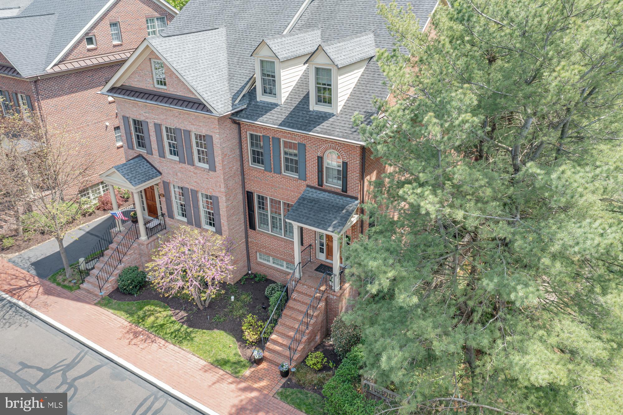 PHILLIPS COURT - Residential