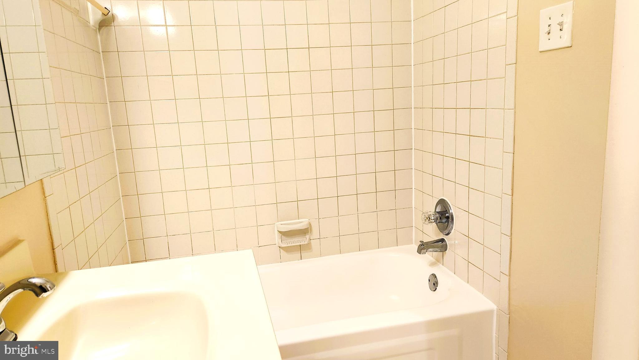 TREETOP CONDO - Residential