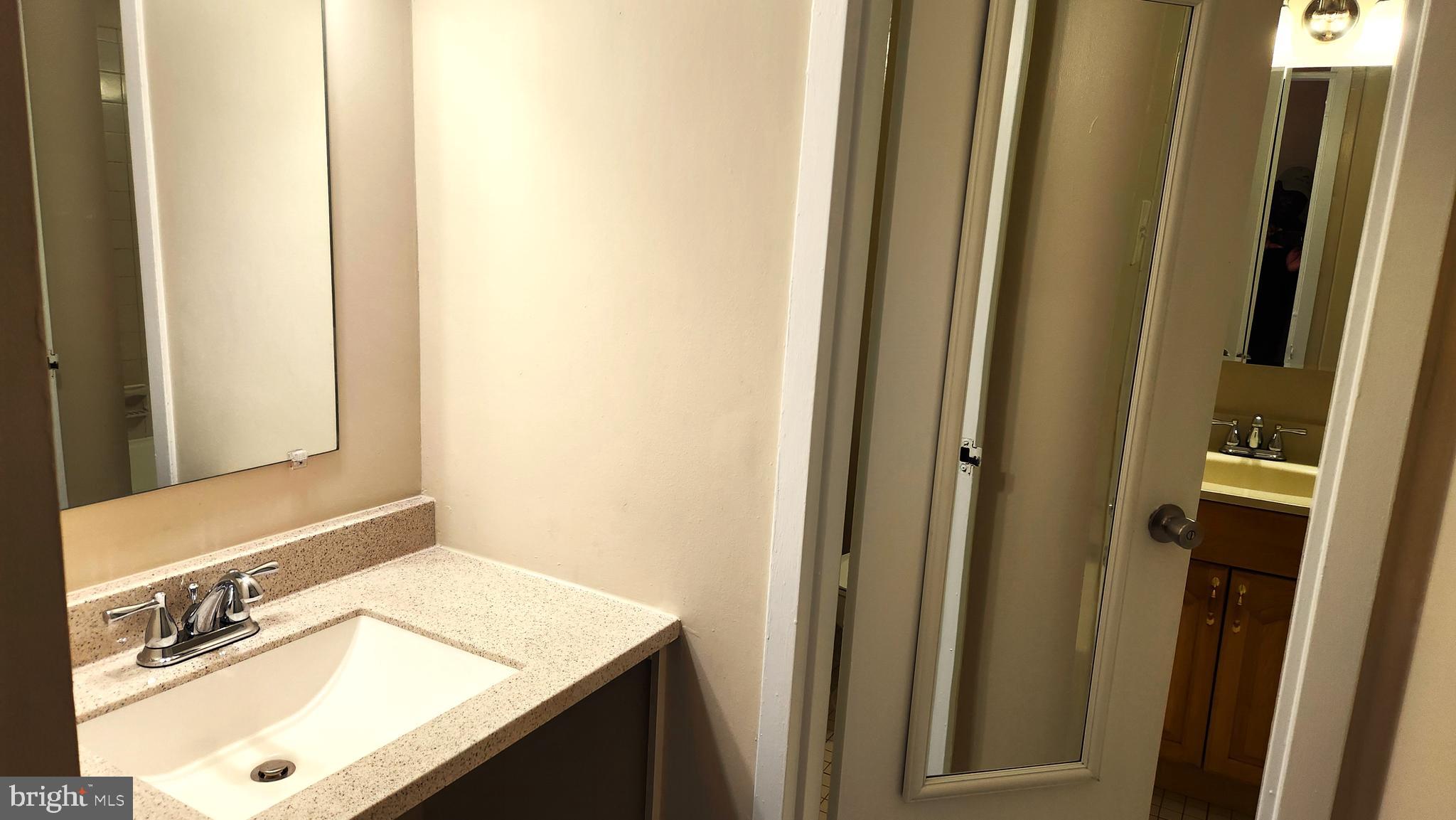 TREETOP CONDO - Residential