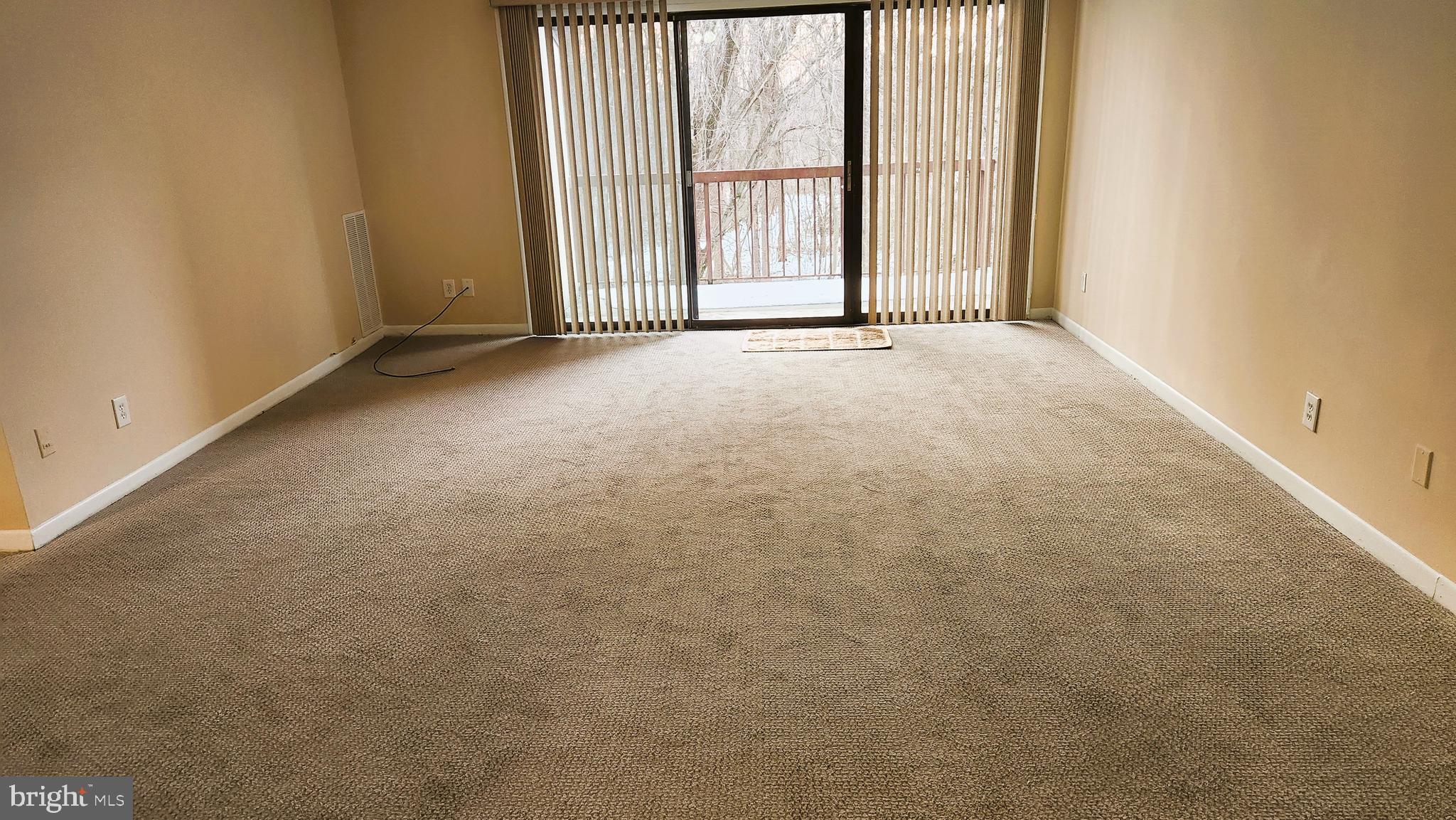 TREETOP CONDO - Residential