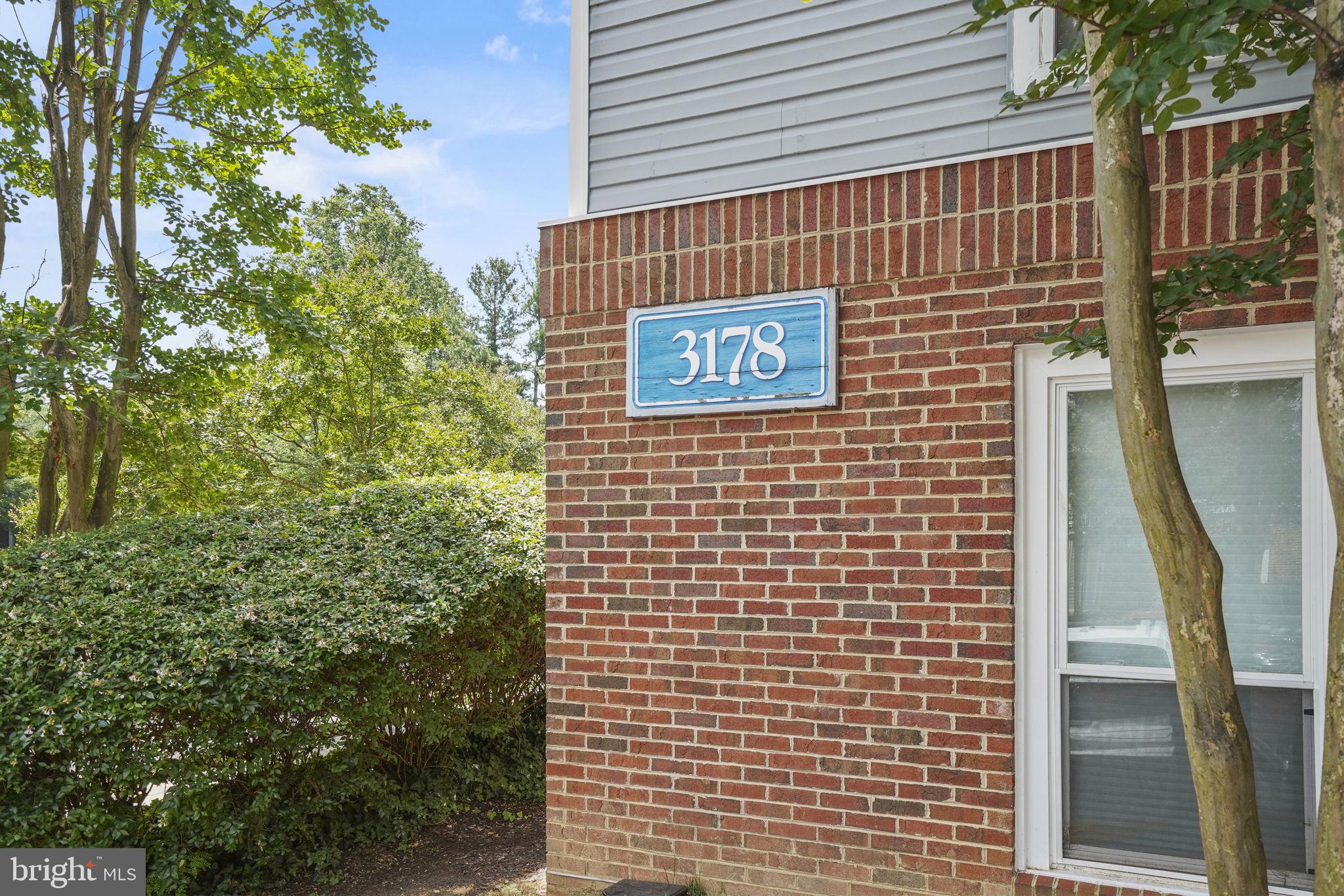 FOUR WINDS AT OAKTON - Residential Lease