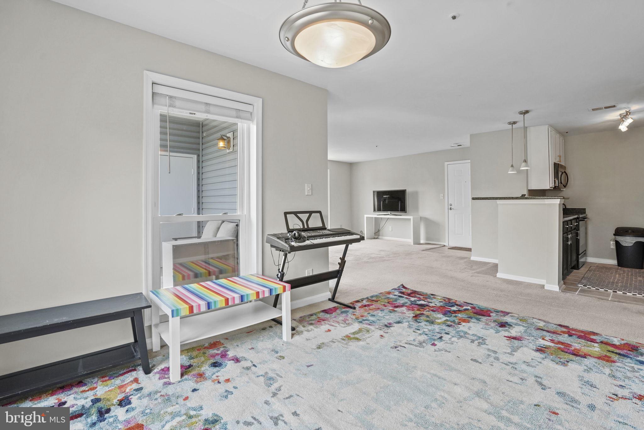 FOUR WINDS AT OAKTON - Residential Lease