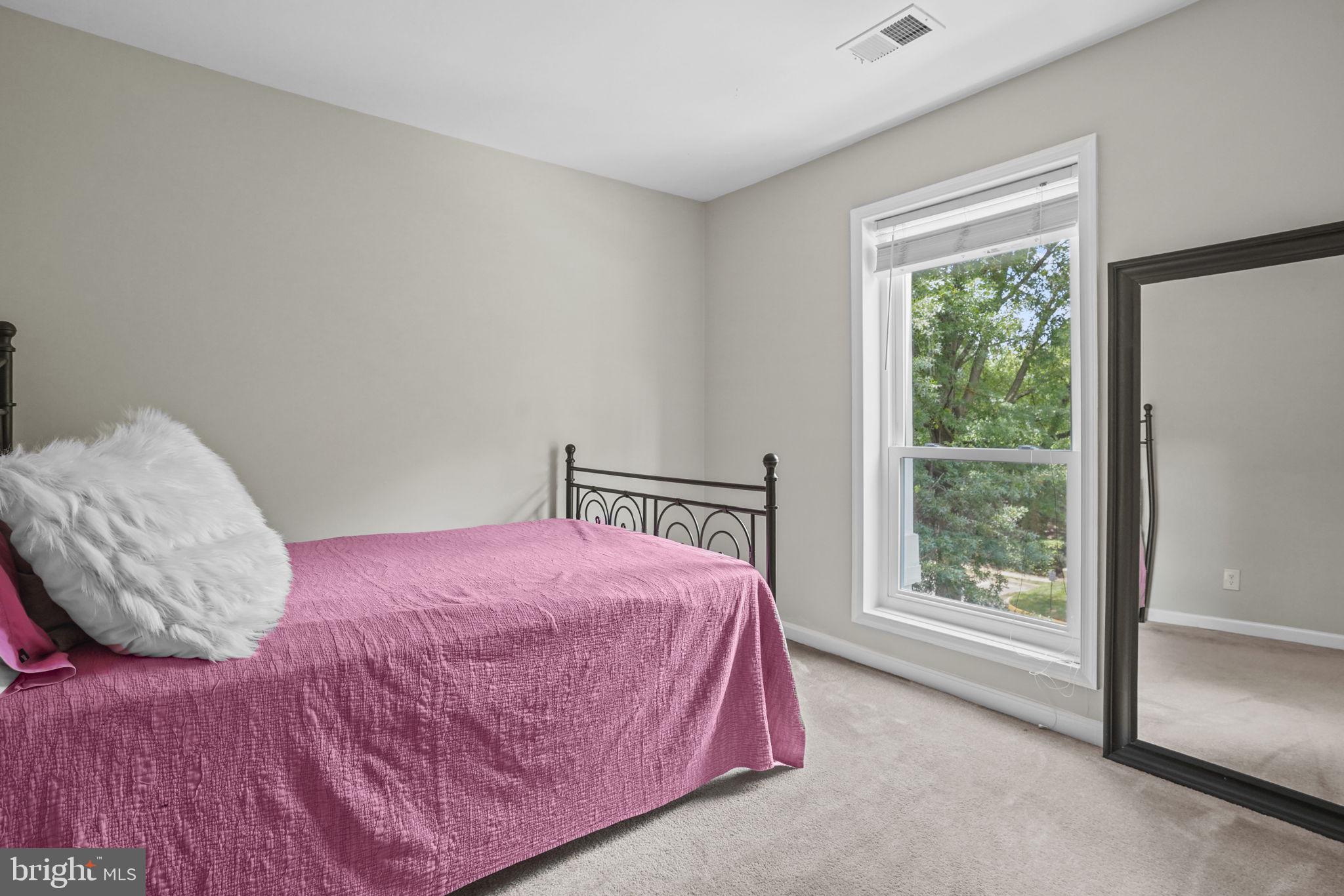 FOUR WINDS AT OAKTON - Residential Lease