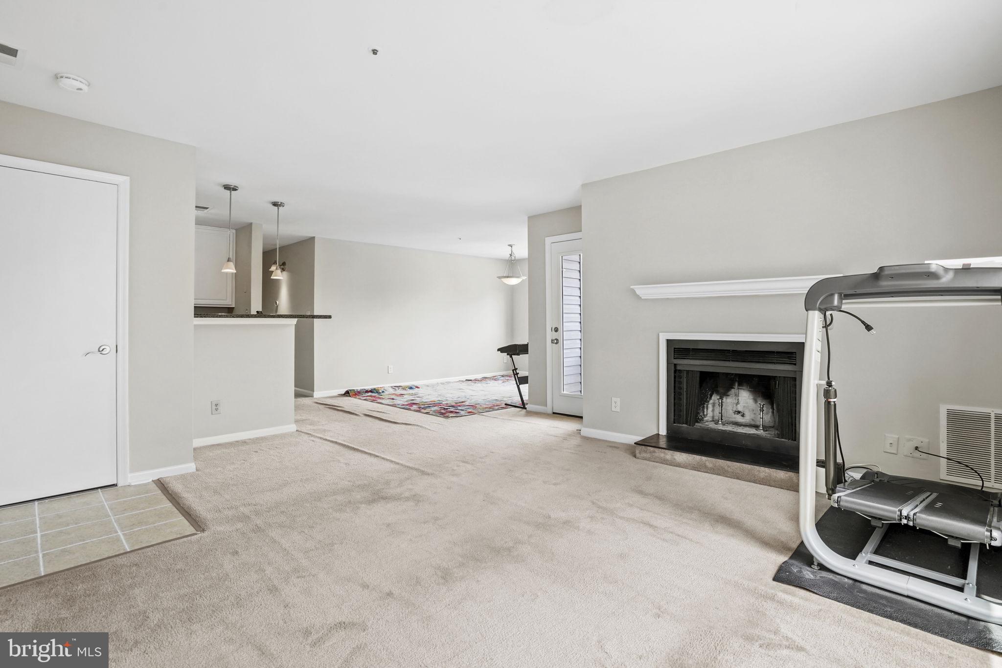 FOUR WINDS AT OAKTON - Residential Lease