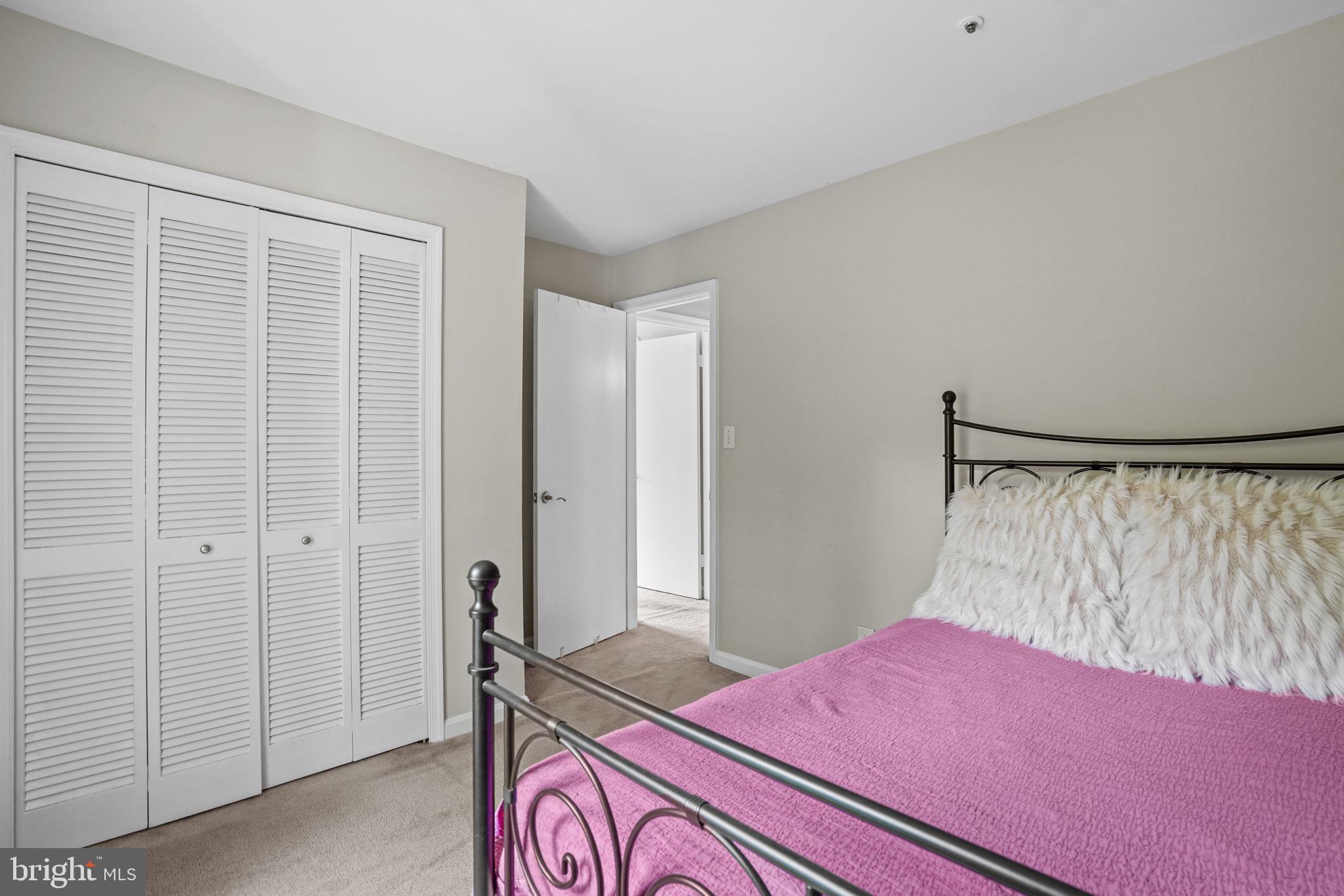 FOUR WINDS AT OAKTON - Residential Lease