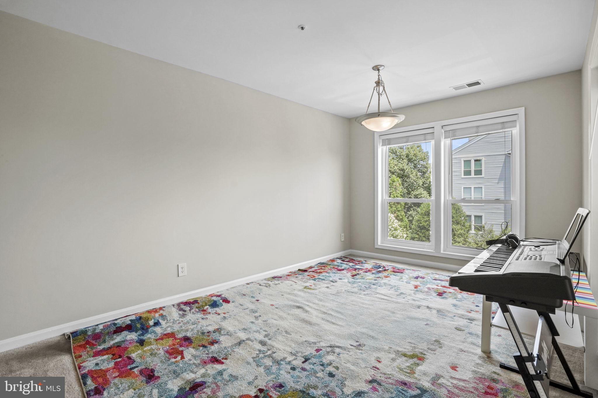 FOUR WINDS AT OAKTON - Residential Lease