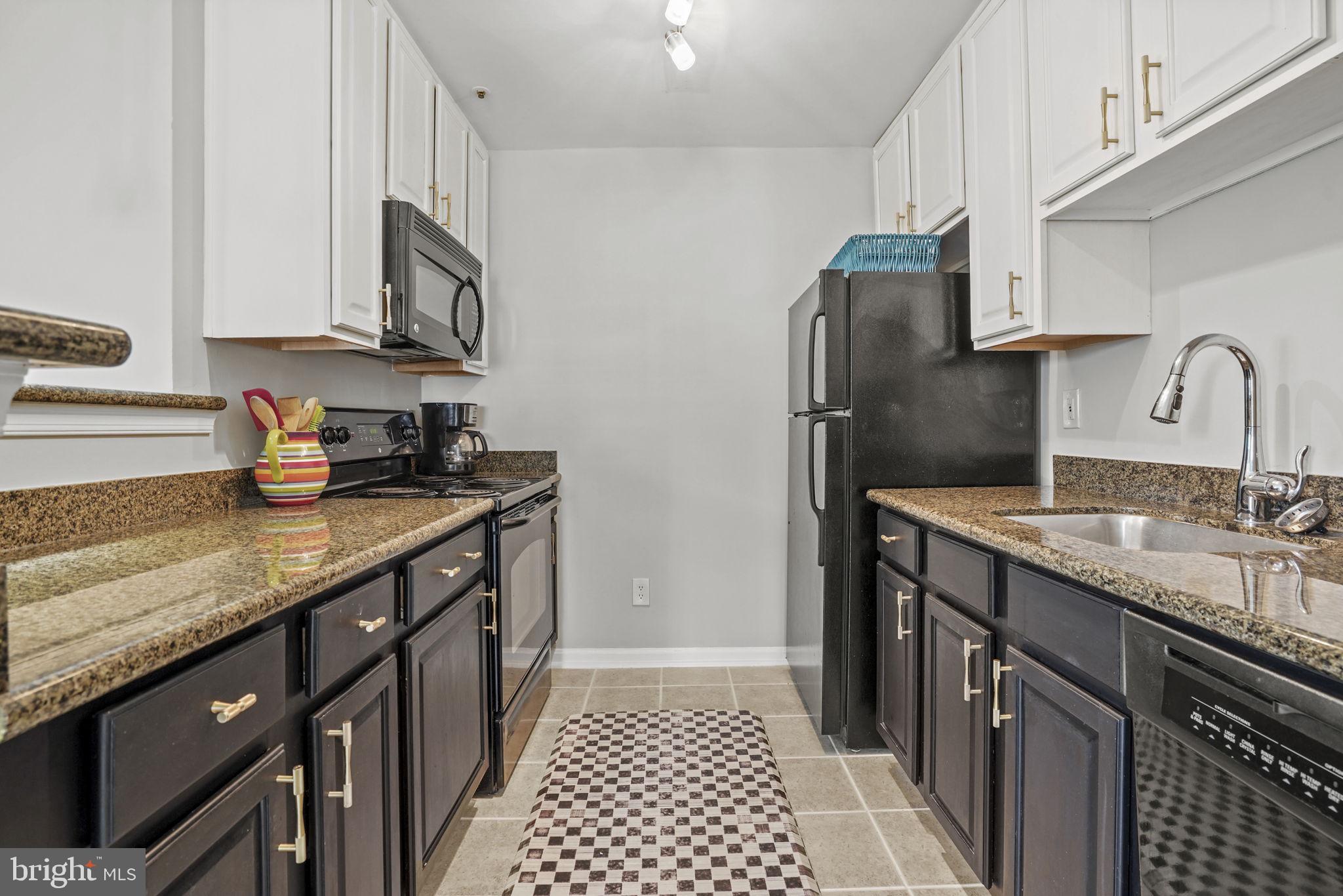 FOUR WINDS AT OAKTON - Residential Lease