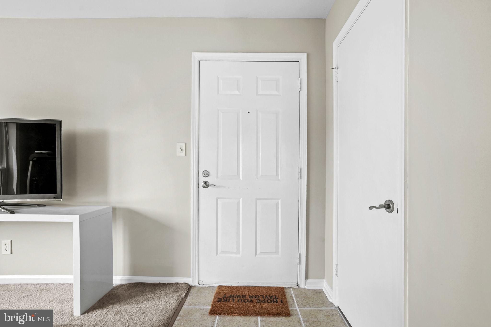 FOUR WINDS AT OAKTON - Residential Lease