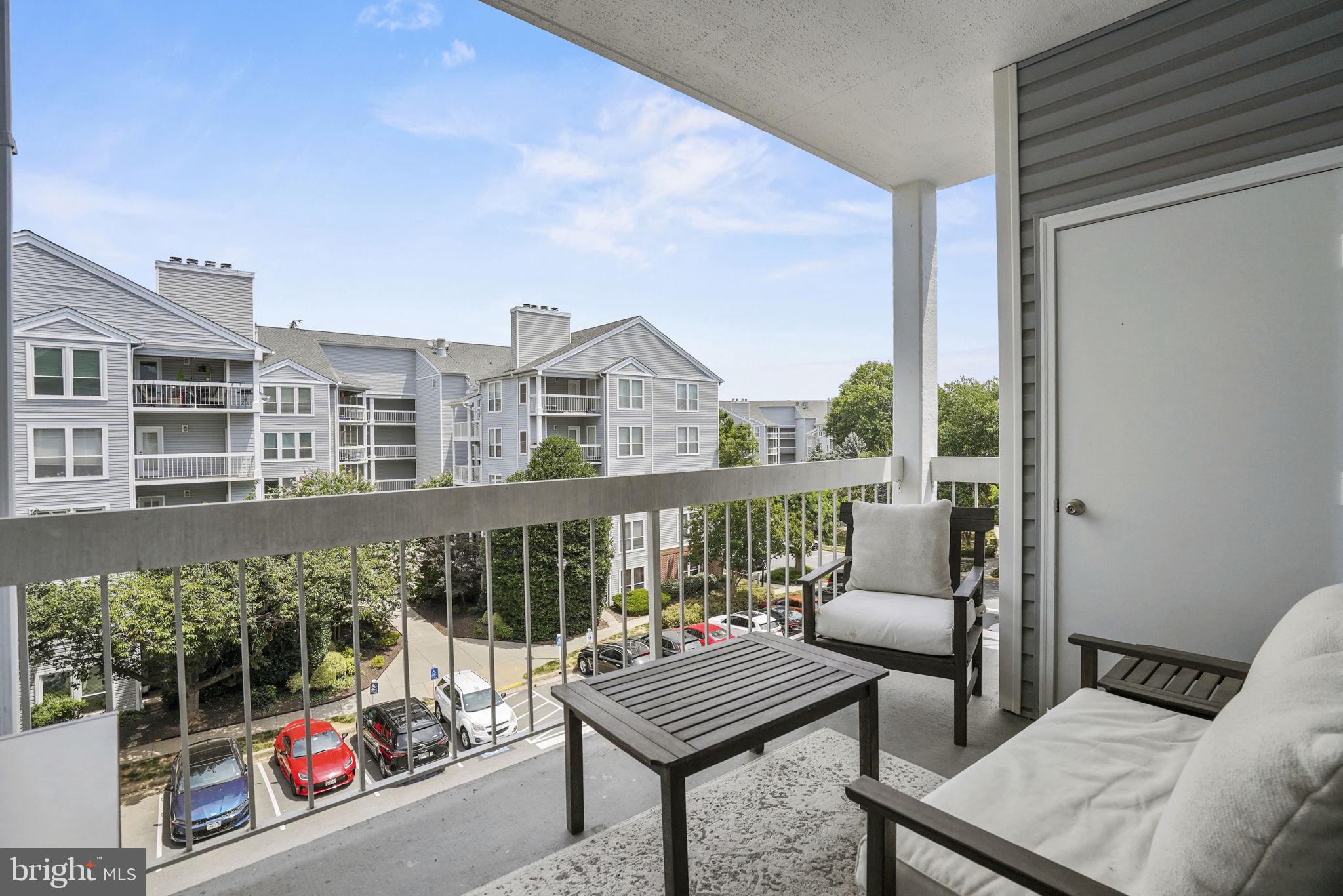 FOUR WINDS AT OAKTON - Residential Lease