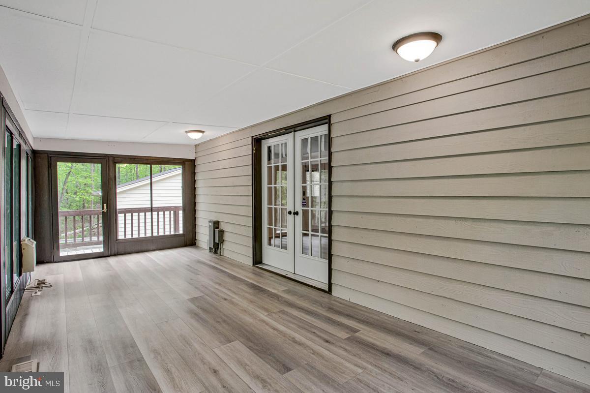BURNING OAKS - Residential