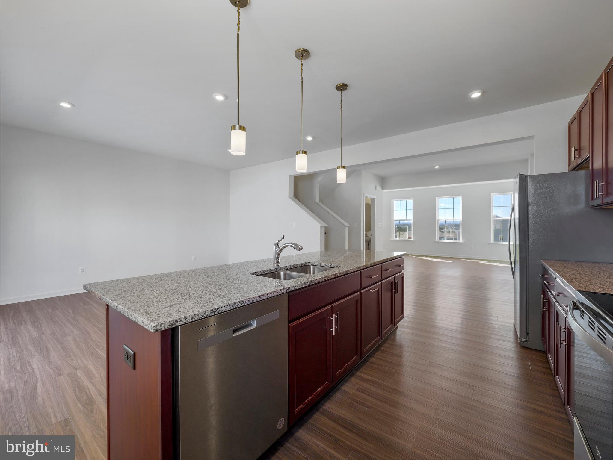 OVERLOOK AT RIVERSIDE TOWNHOMES - Residential Lease