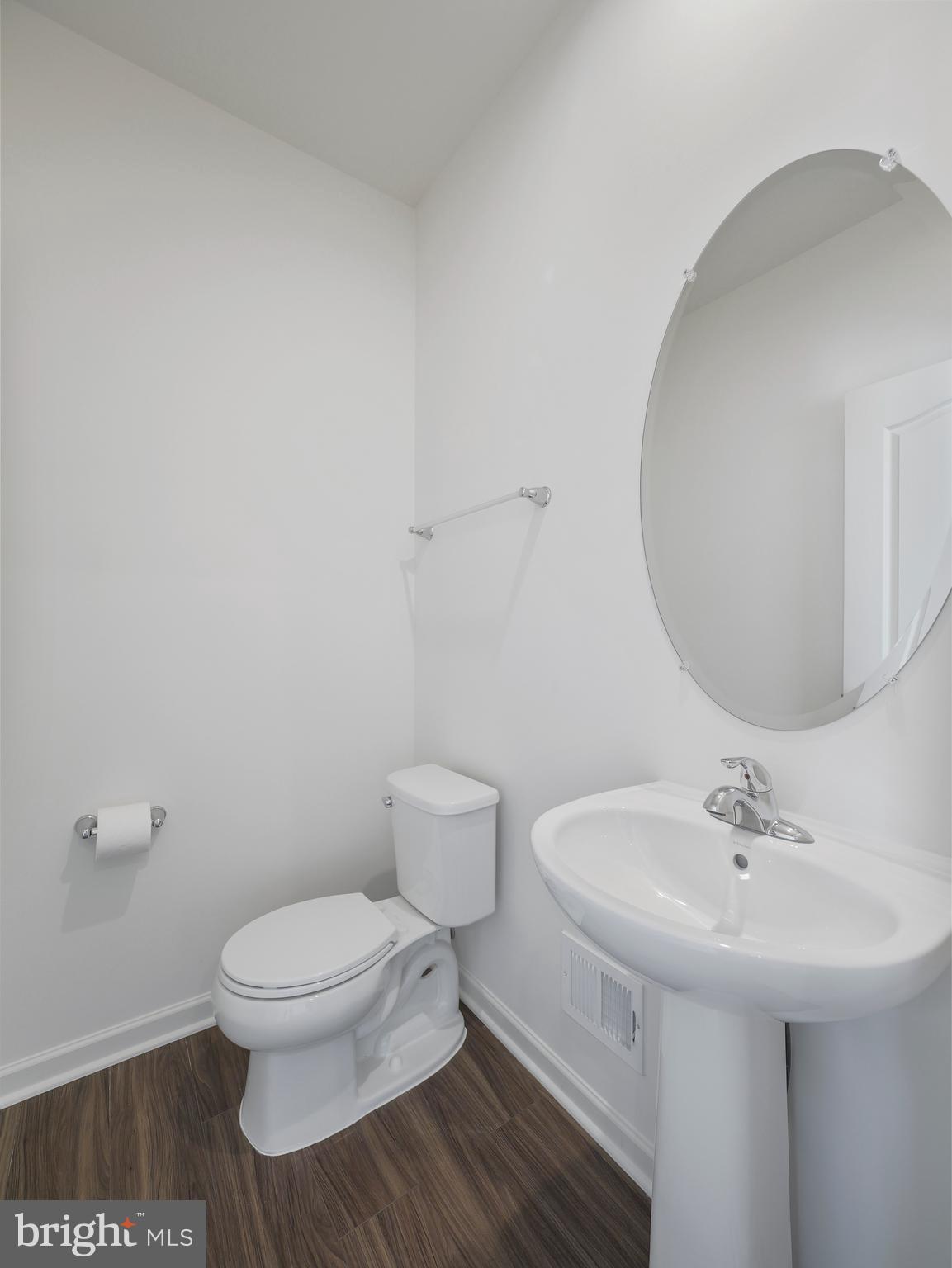 OVERLOOK AT RIVERSIDE TOWNHOMES - Residential Lease