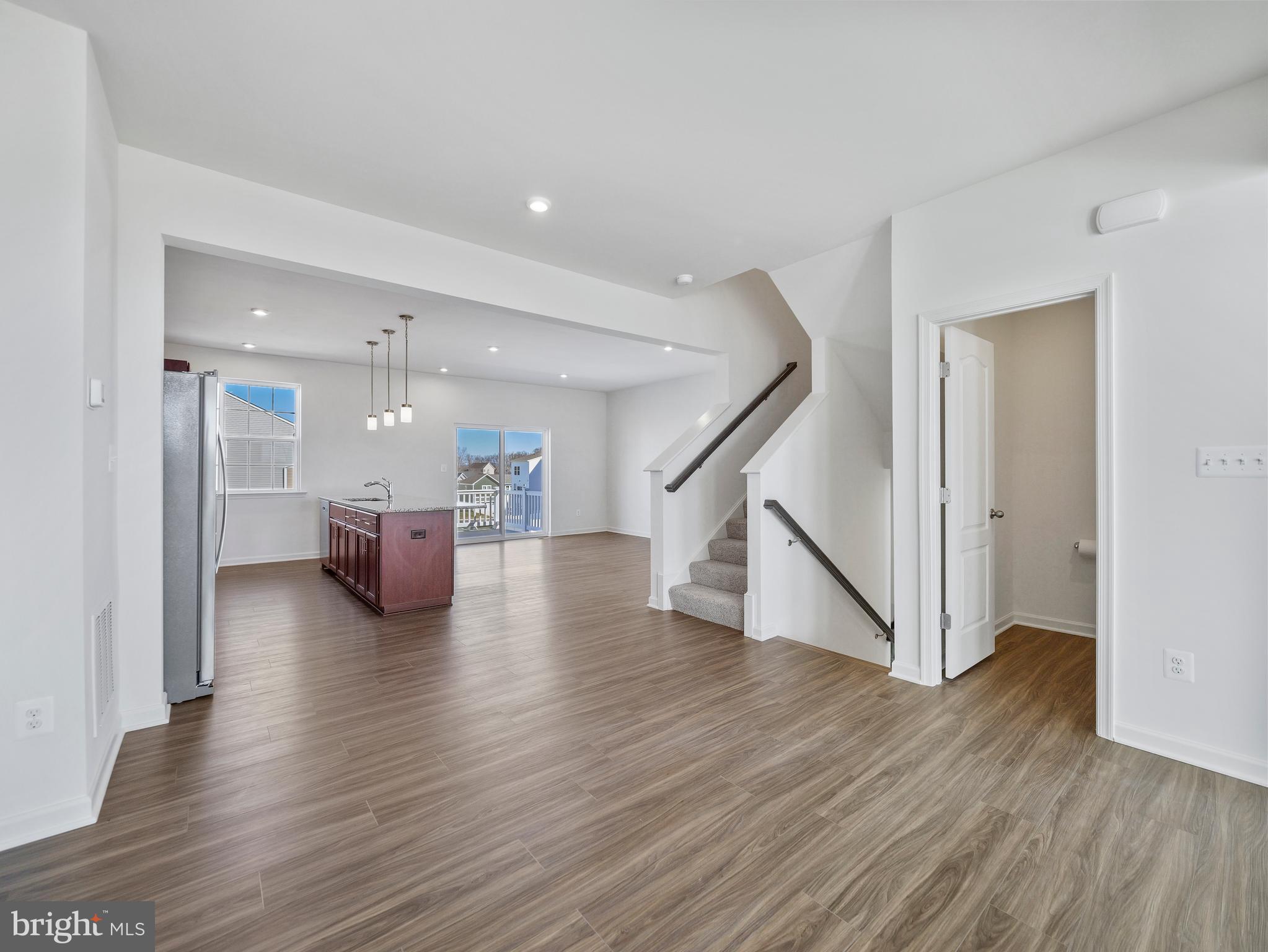 OVERLOOK AT RIVERSIDE TOWNHOMES - Residential Lease