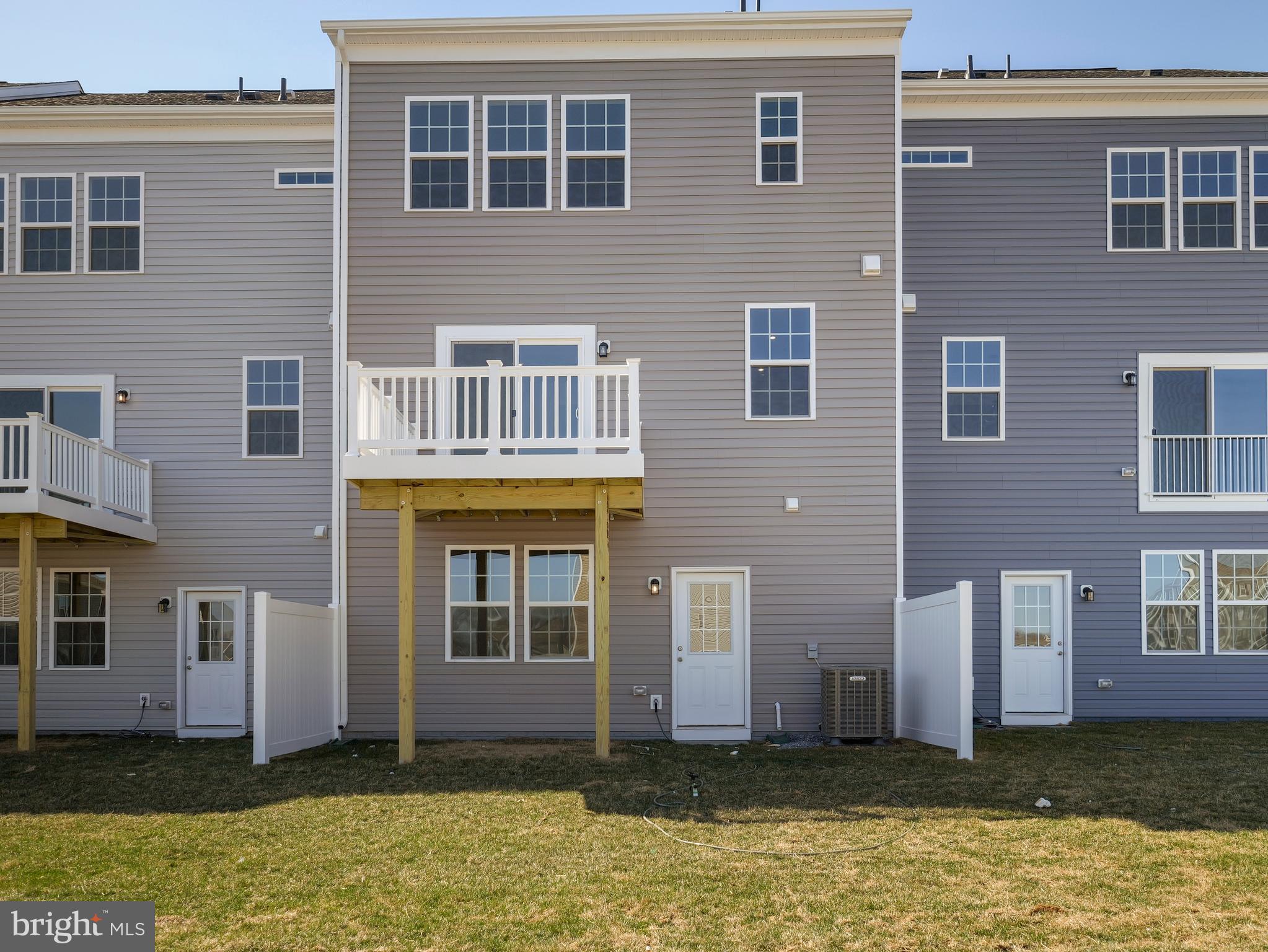 OVERLOOK AT RIVERSIDE TOWNHOMES - Residential Lease