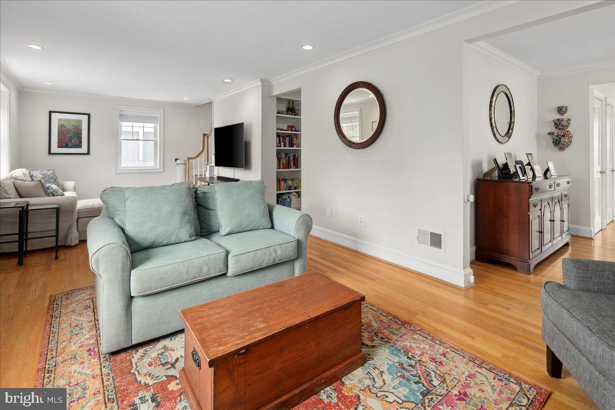 NEW ALEXANDRIA - Residential