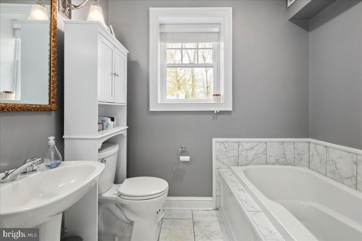 NEW ALEXANDRIA - Residential