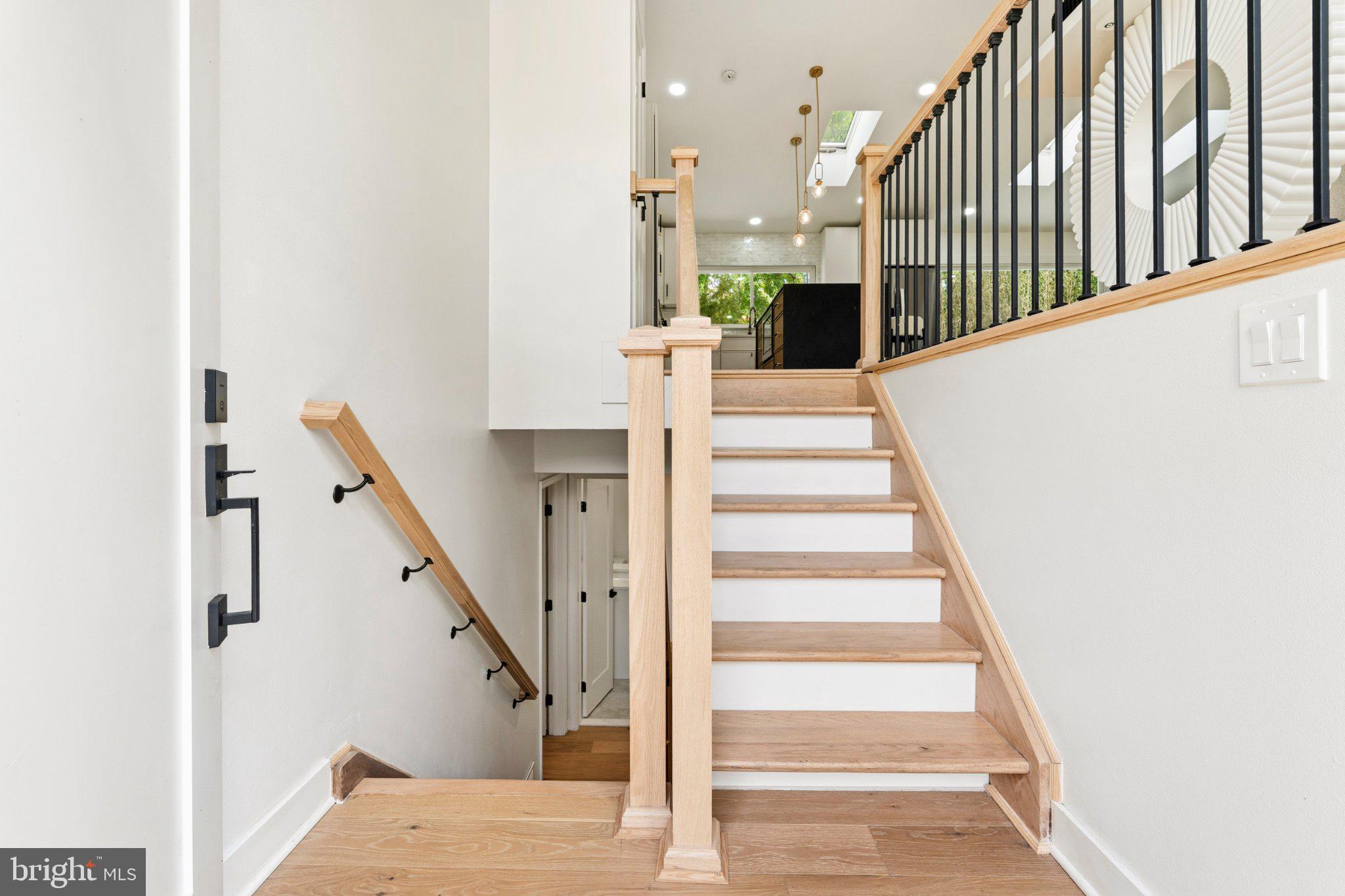 203 AUDREYS COURT SE