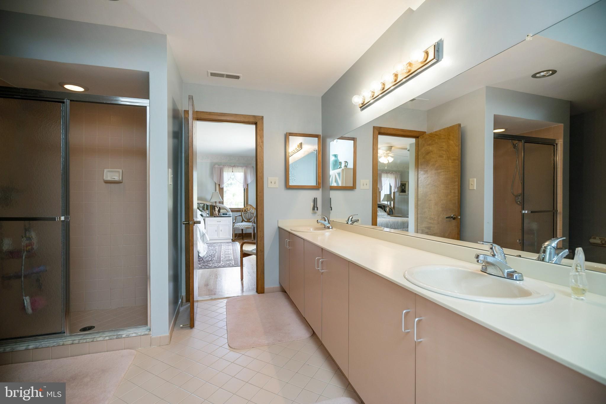 TOWER HILL - Residential