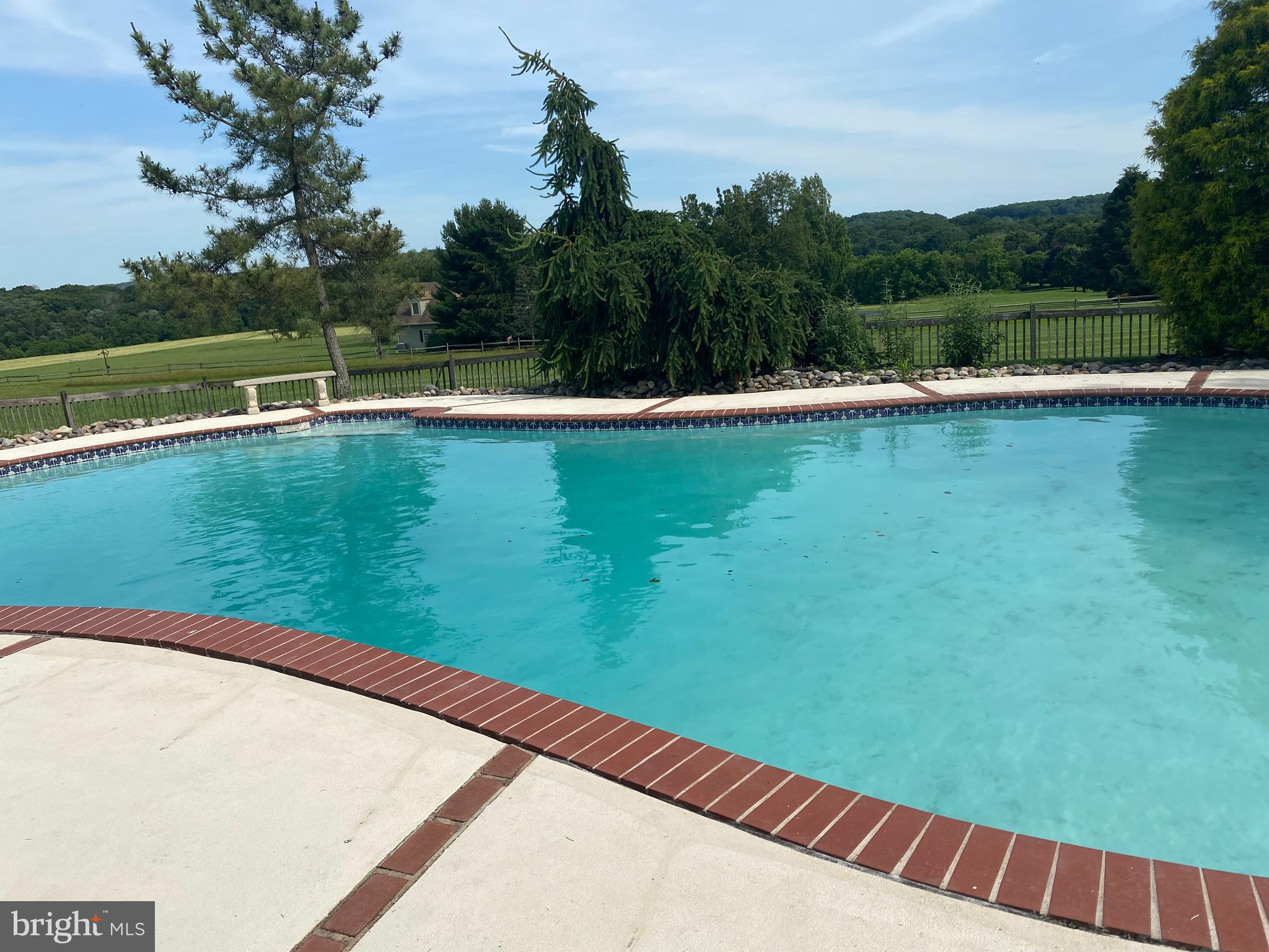 TOWER HILL - Residential