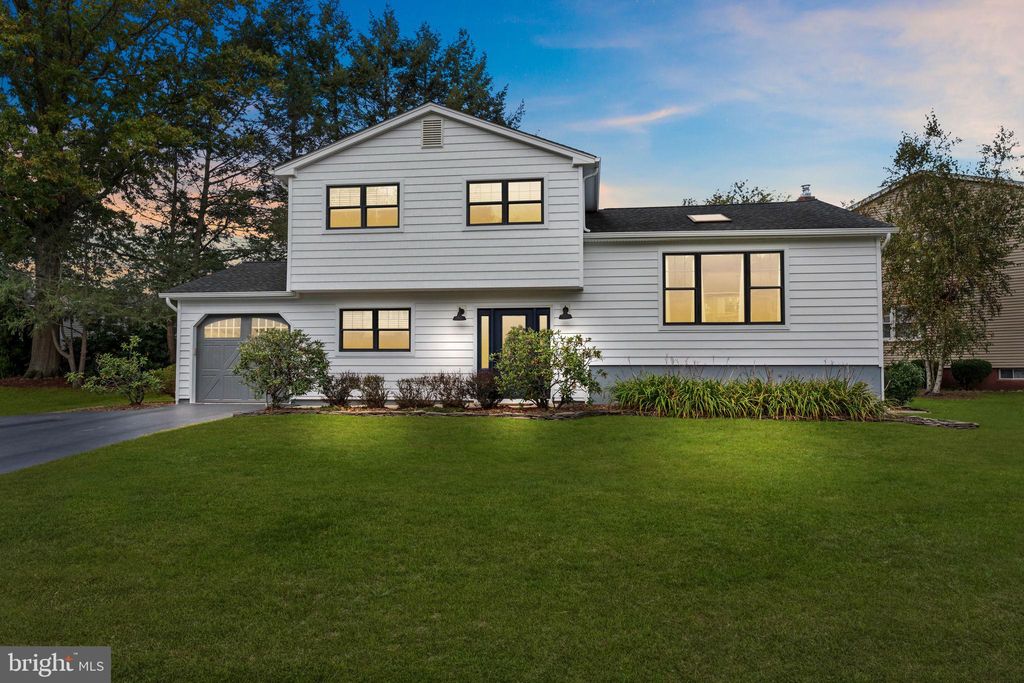 Photo of 47 Wesleyan Drive, HAMILTON, NJ 08690 (MLS # NJME2067210)