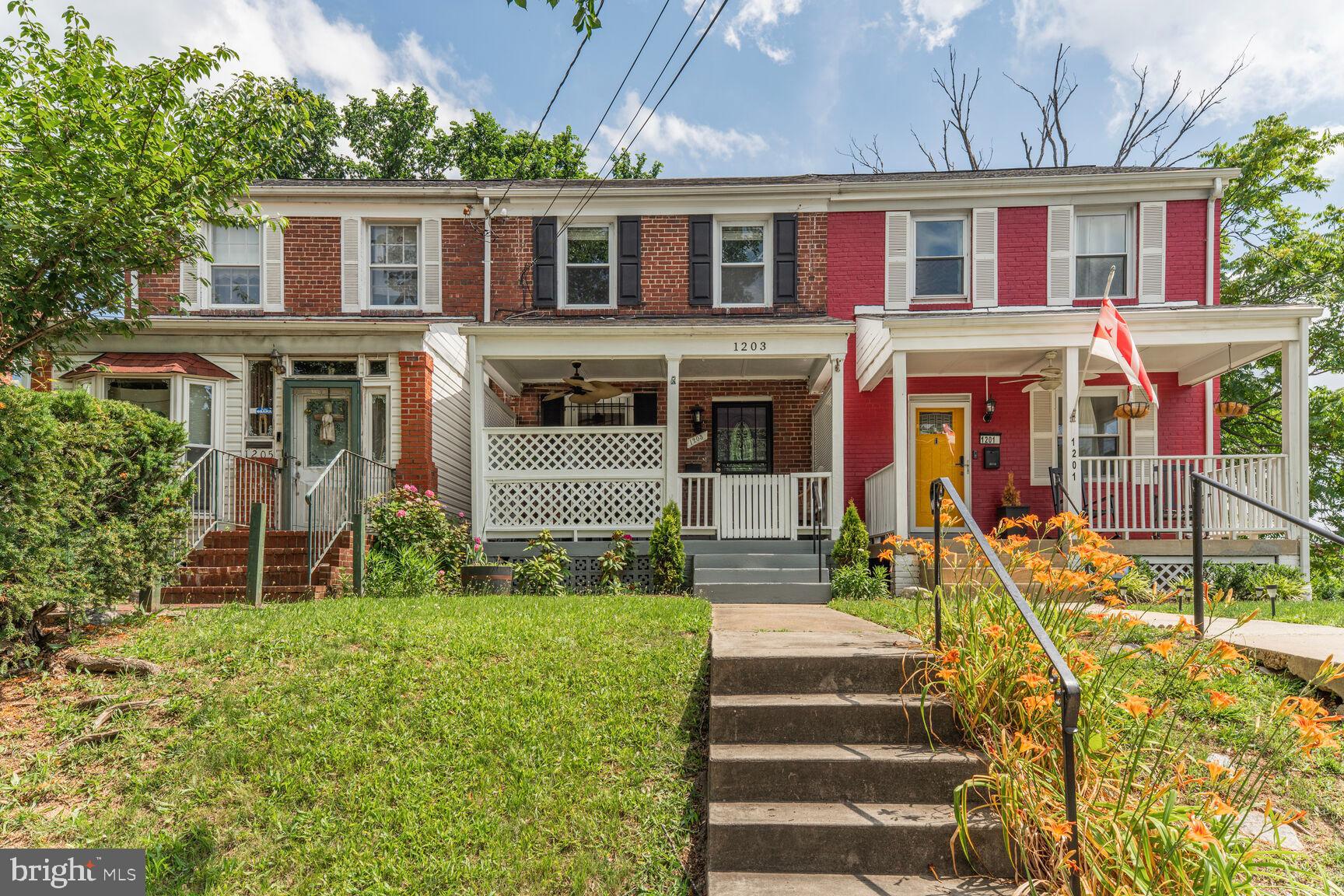 1203 CONGRESS STREET SE