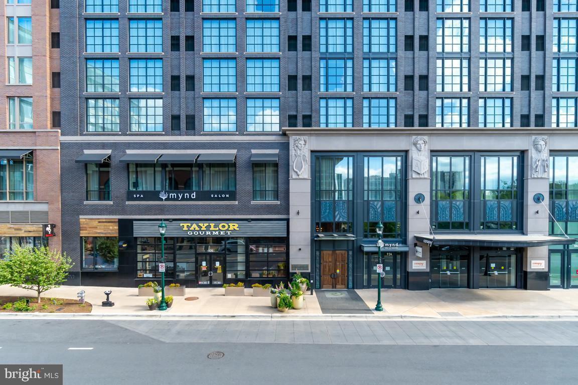 PIKE AND ROSE - Residential