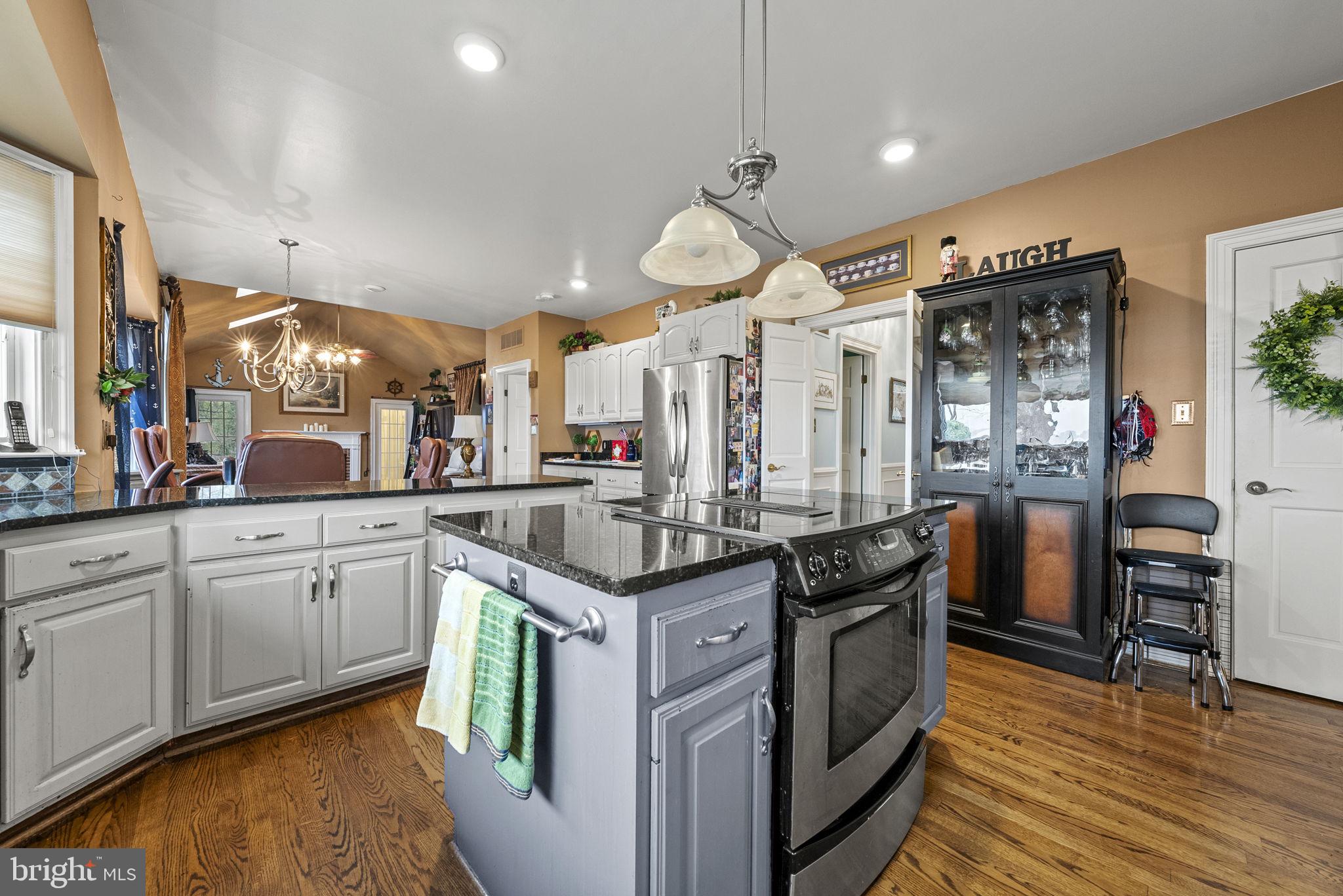 HALLOWING POINT RIVER ESTATES - Residential