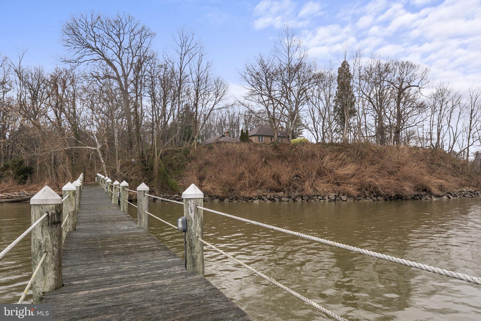 HALLOWING POINT RIVER ESTATES - Residential