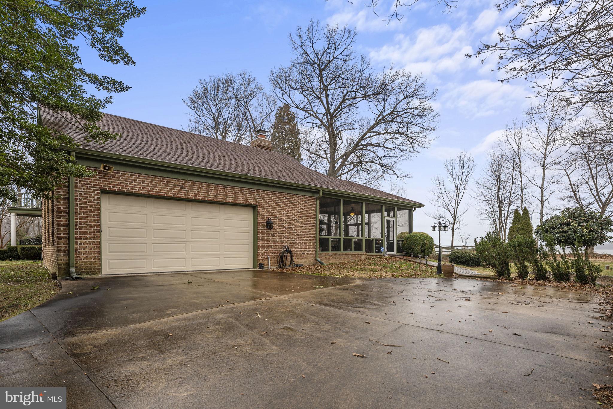 HALLOWING POINT RIVER ESTATES - Residential