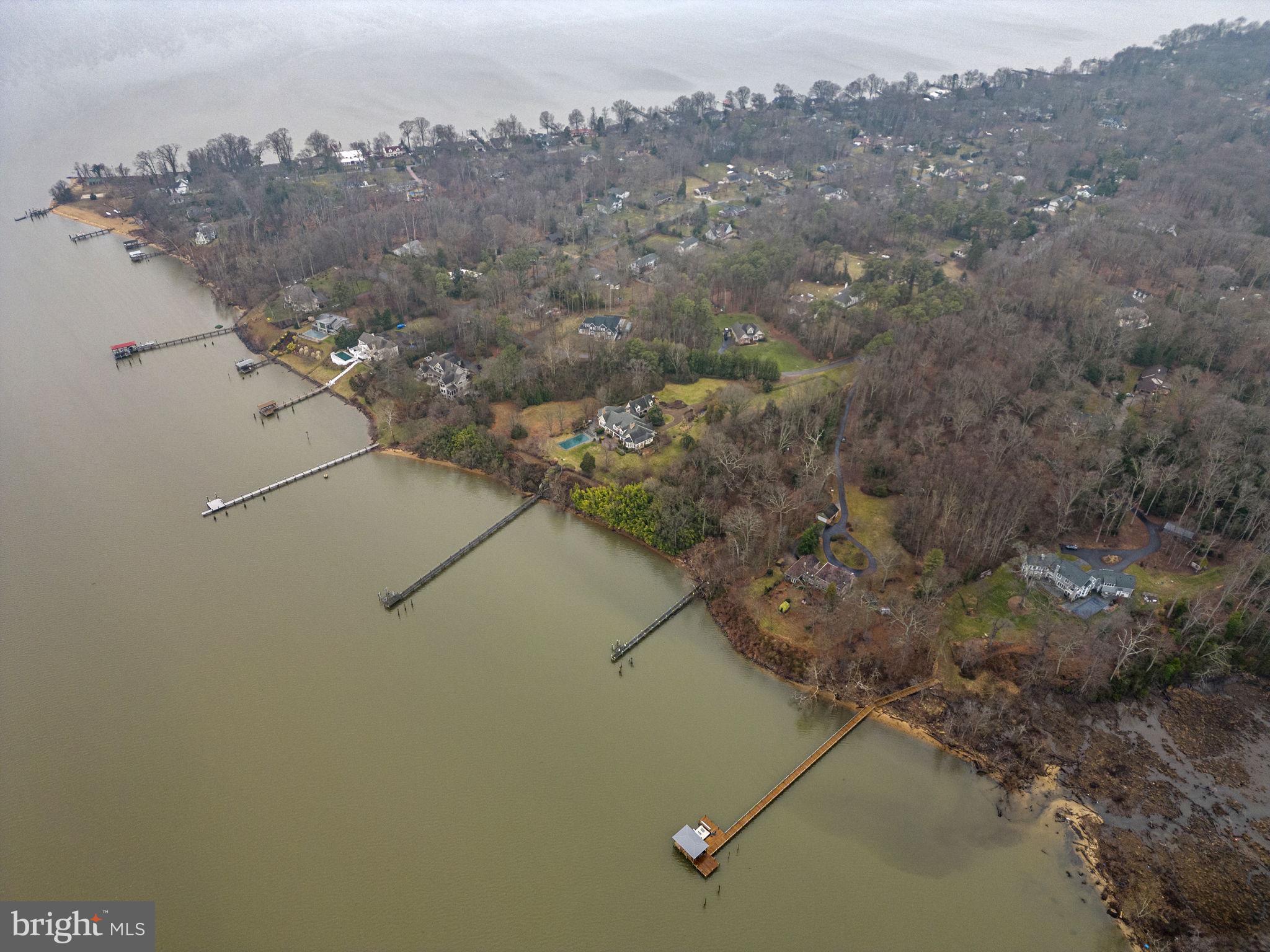 HALLOWING POINT RIVER ESTATES - Residential