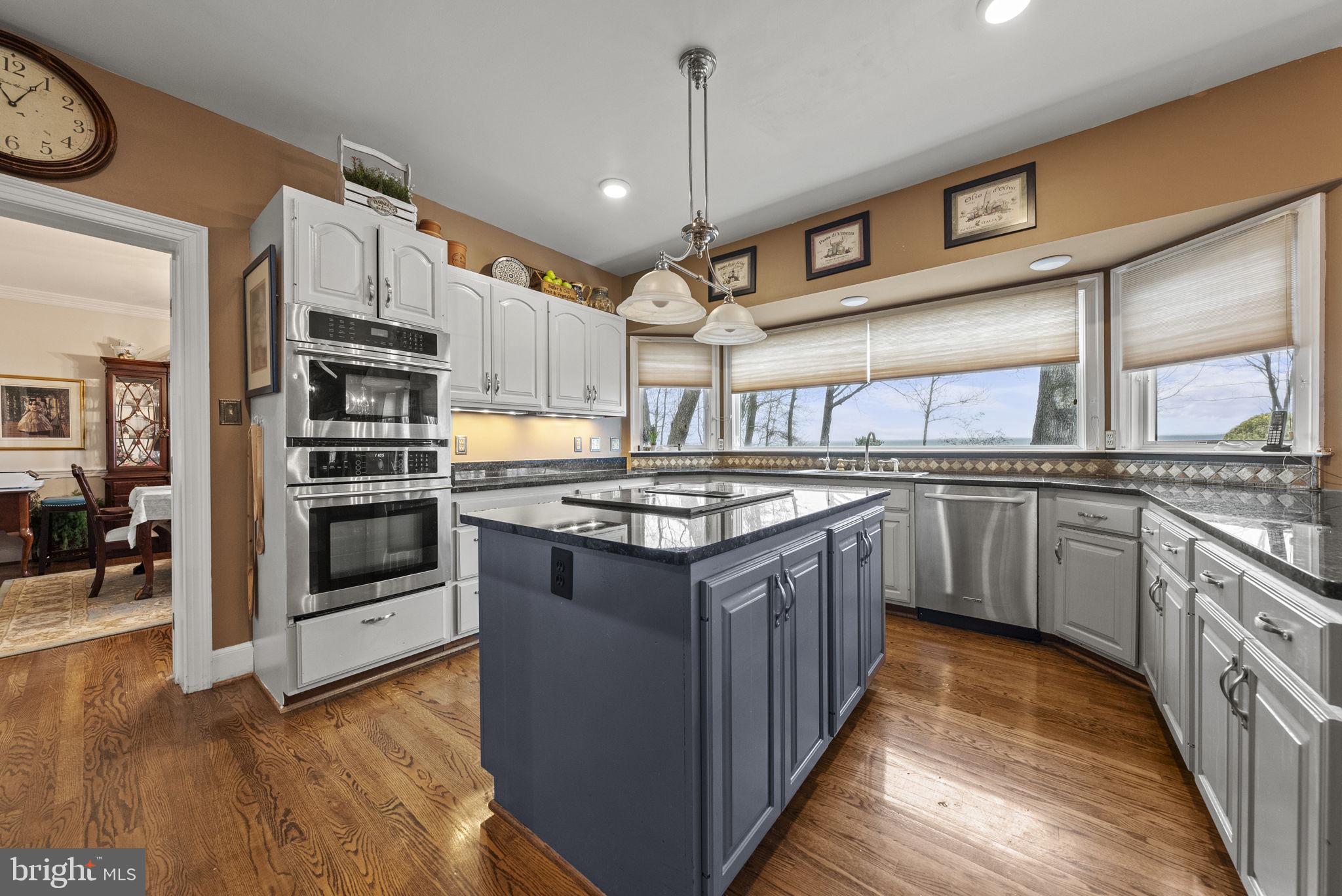 HALLOWING POINT RIVER ESTATES - Residential