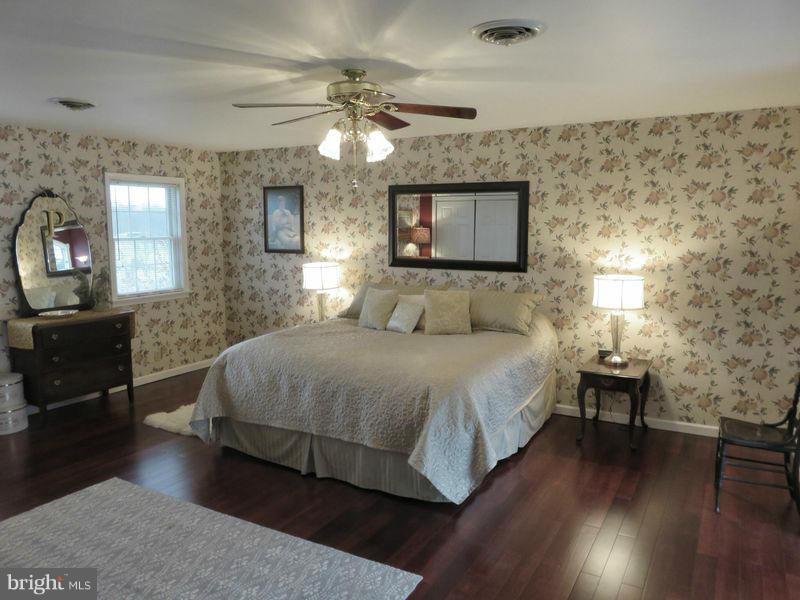 SPRING MILLS FARM - Residential