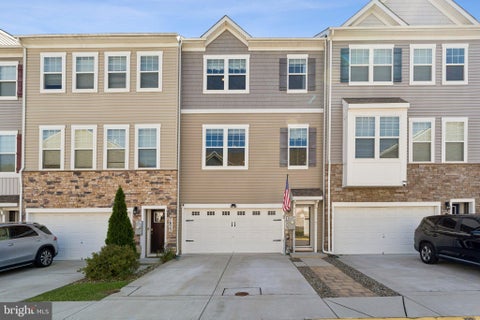 Townhouse For Sale - 7825 Amalfi Lane<br/> Anne Arundel County, SEVERN, MD 21144