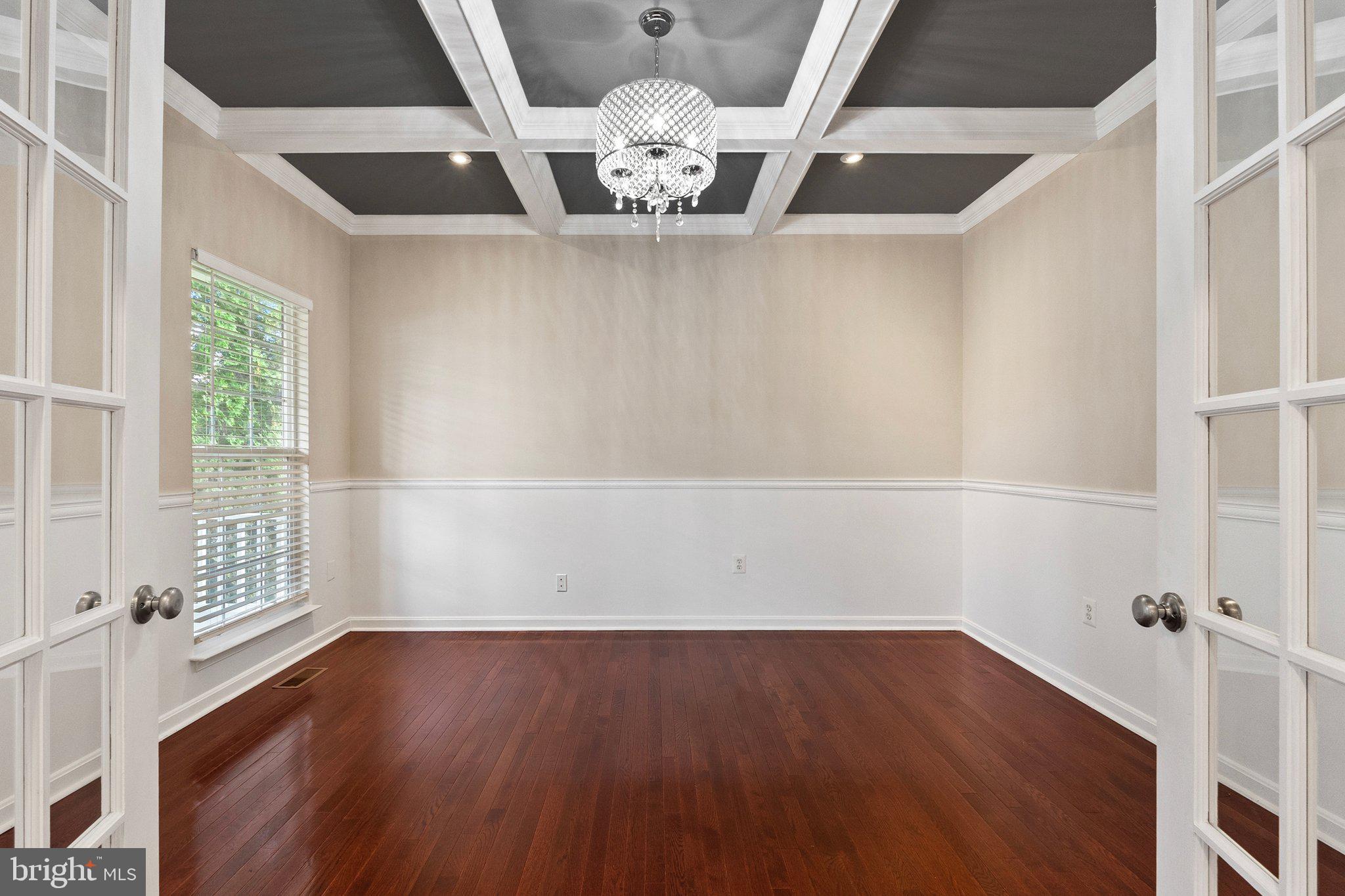 SHEFFIELD MANOR - Residential Lease