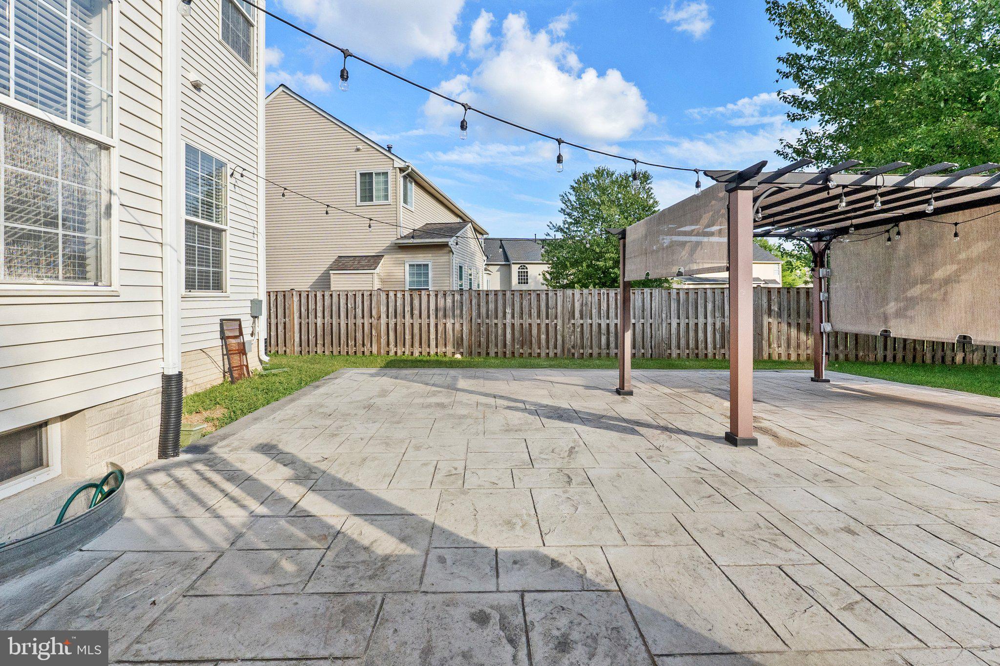 SHEFFIELD MANOR - Residential Lease