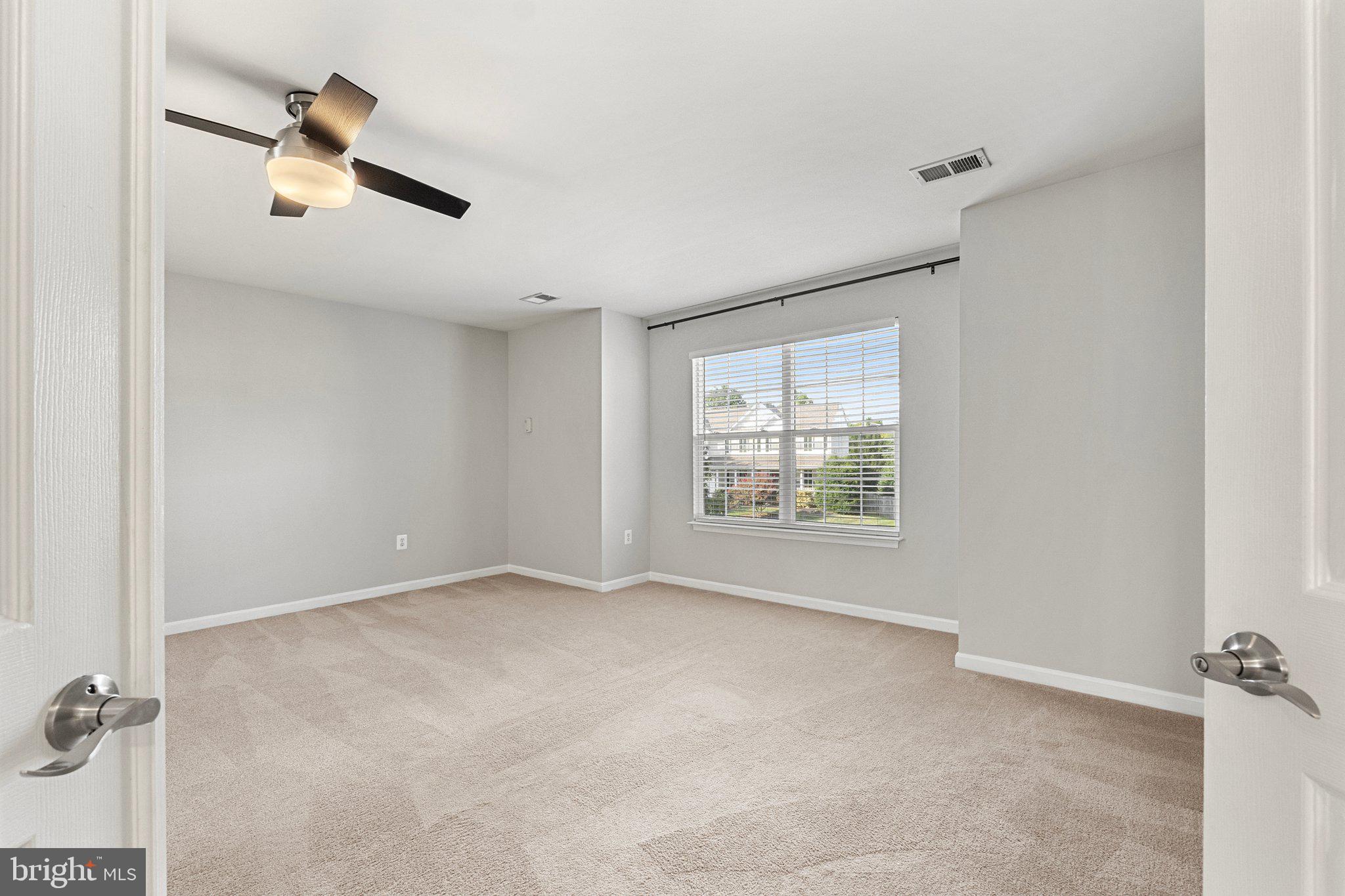 SHEFFIELD MANOR - Residential Lease