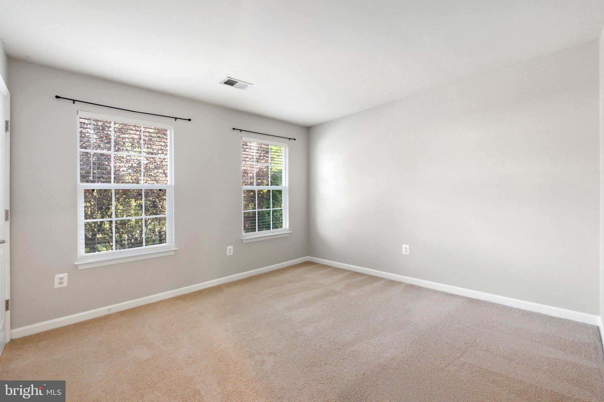 SHEFFIELD MANOR - Residential Lease