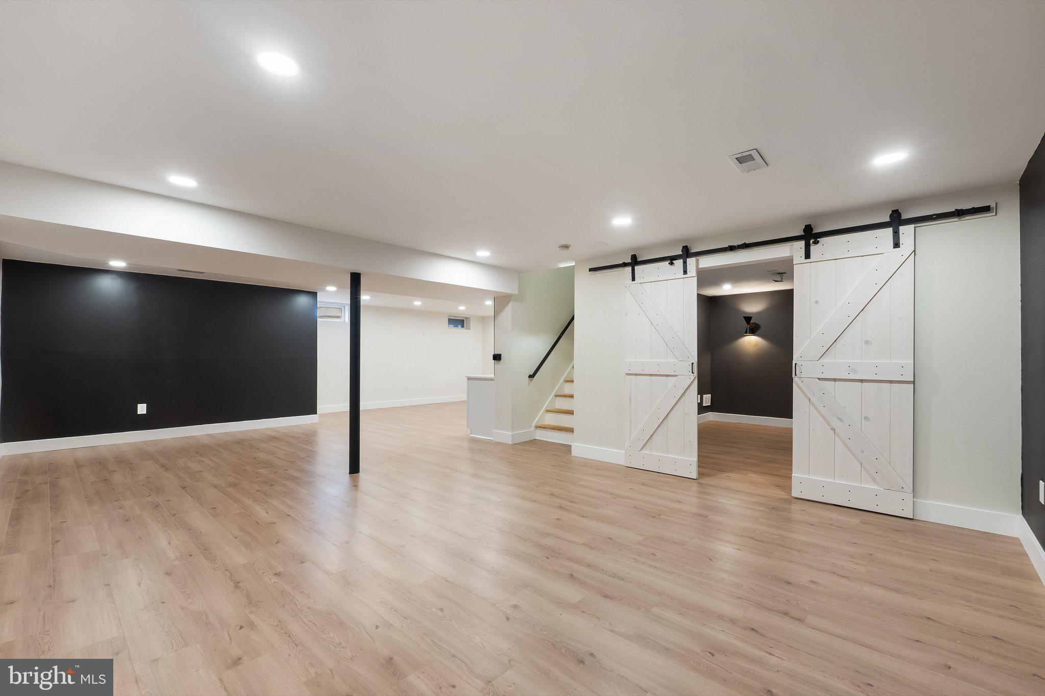 SHEFFIELD MANOR - Residential Lease