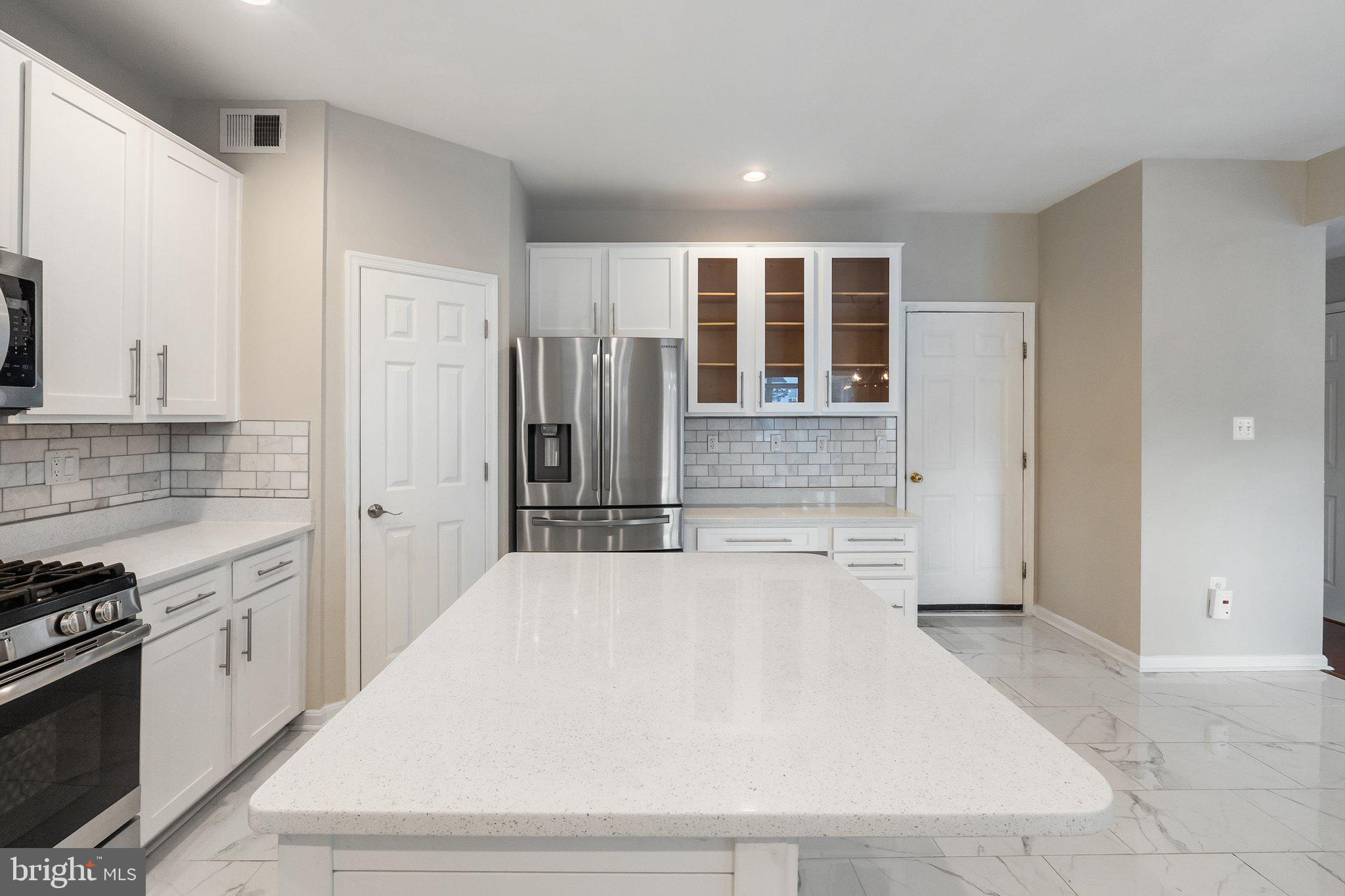 SHEFFIELD MANOR - Residential Lease