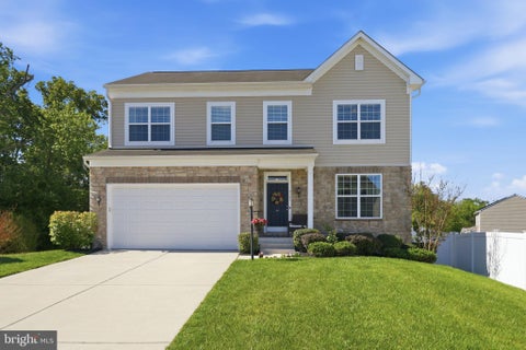 Homes For Sale - 8203 Cottonwood Court<br/> SEVERN, MD 21144