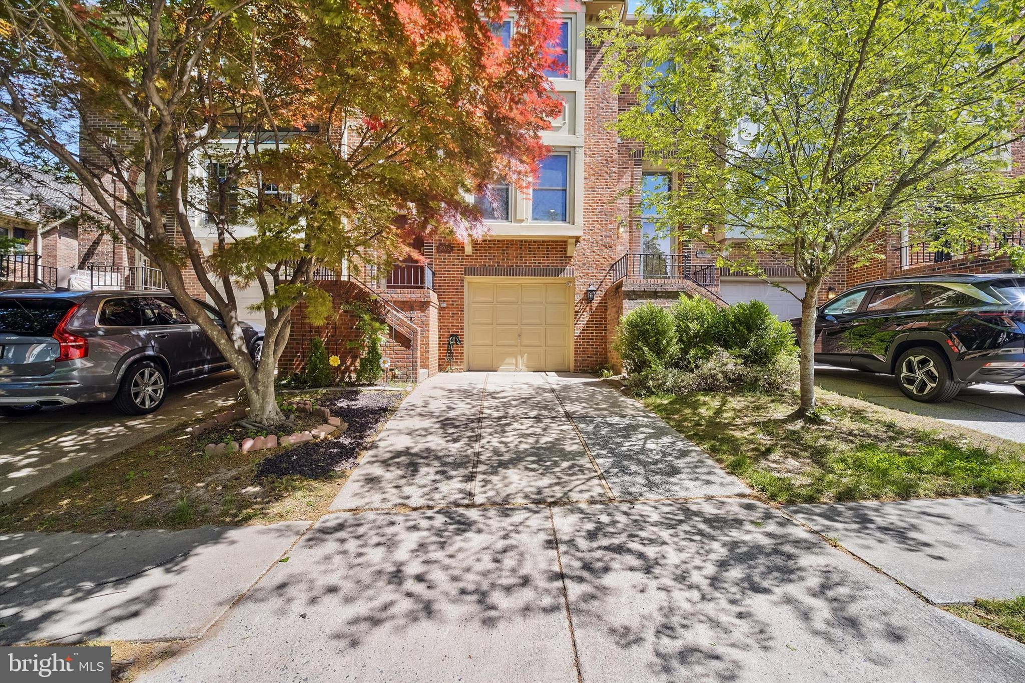 3913 GREEN LOOK COURT