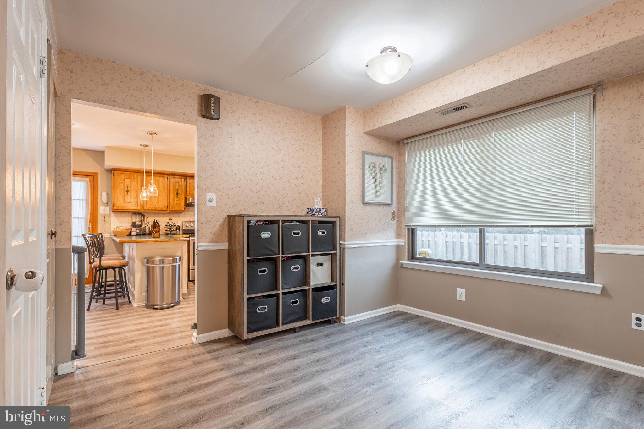 VILLAGE SHIRES - Residential