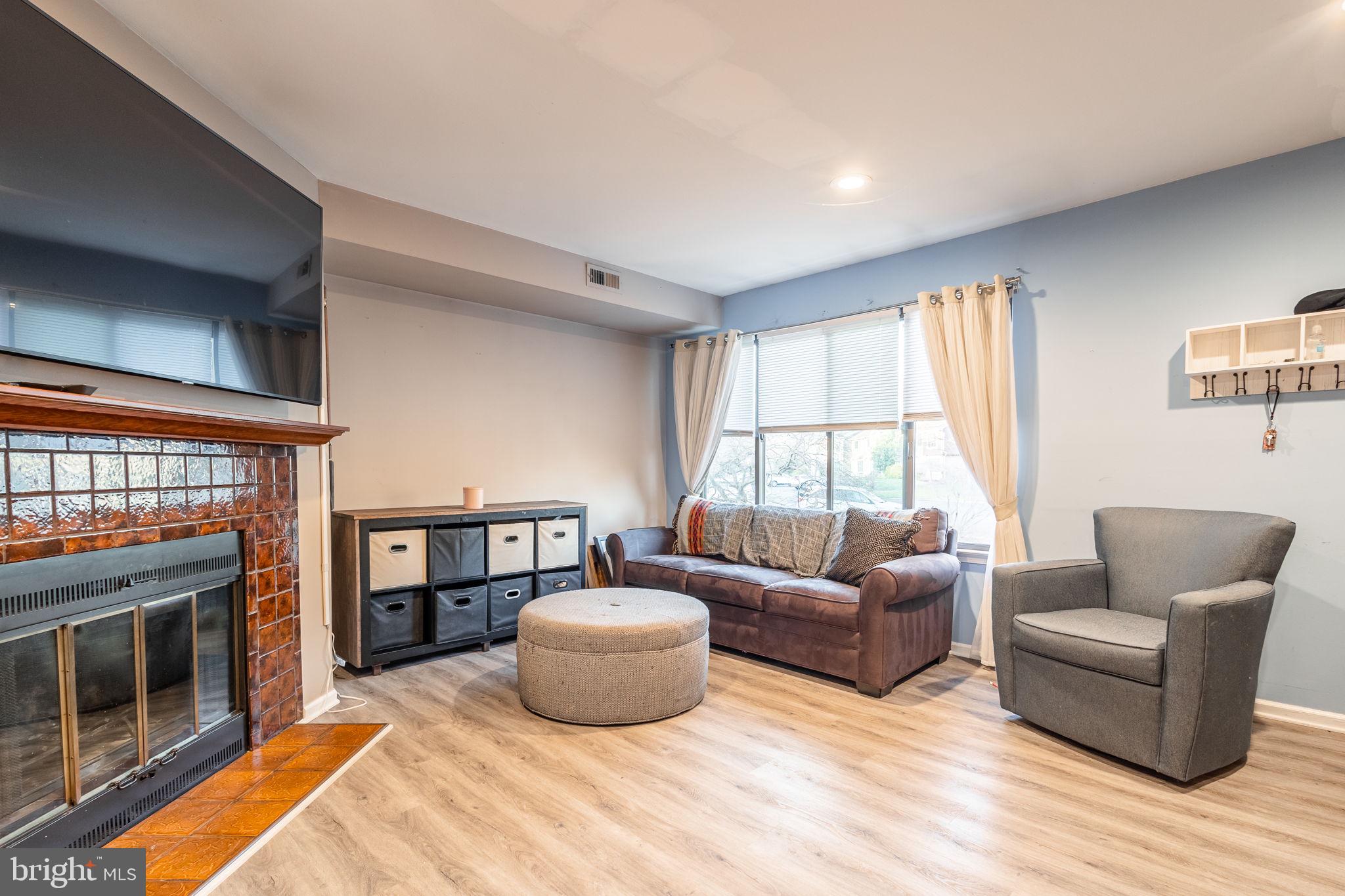 VILLAGE SHIRES - Residential