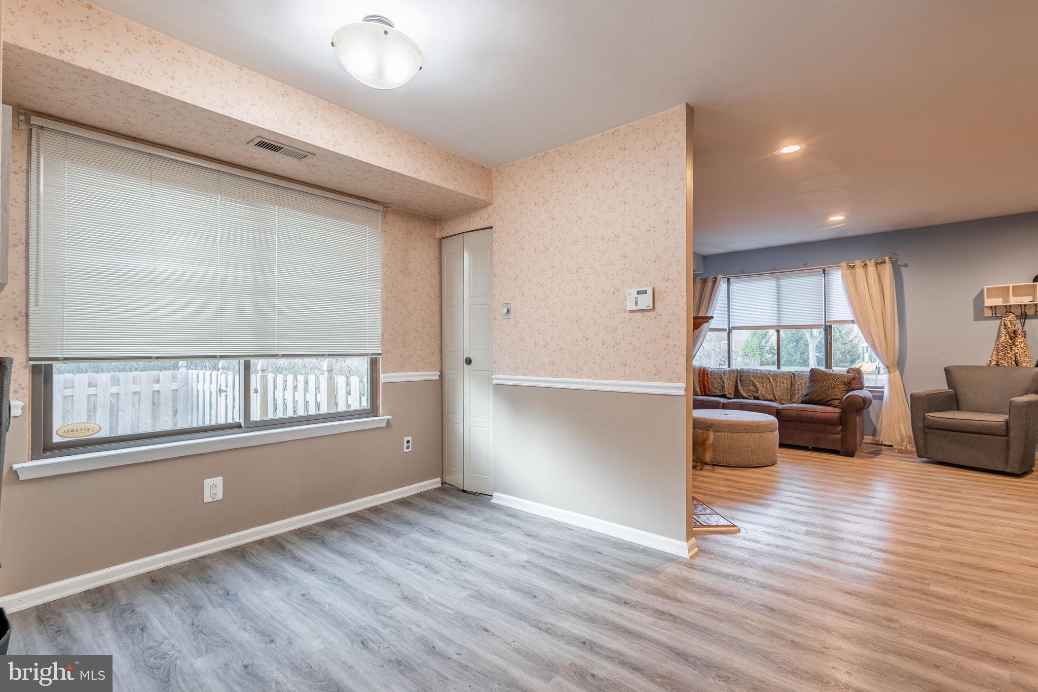 VILLAGE SHIRES - Residential