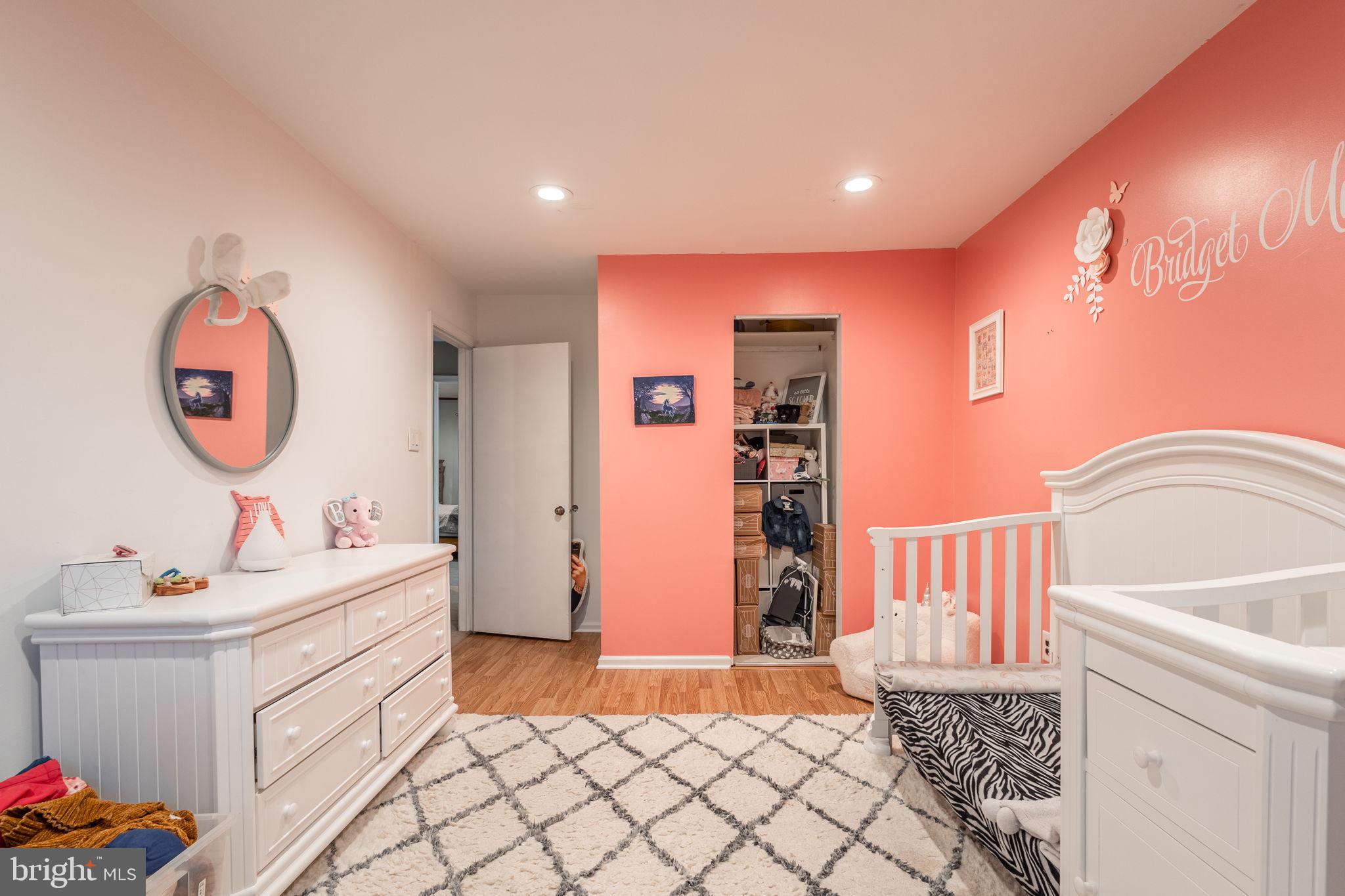 VILLAGE SHIRES - Residential