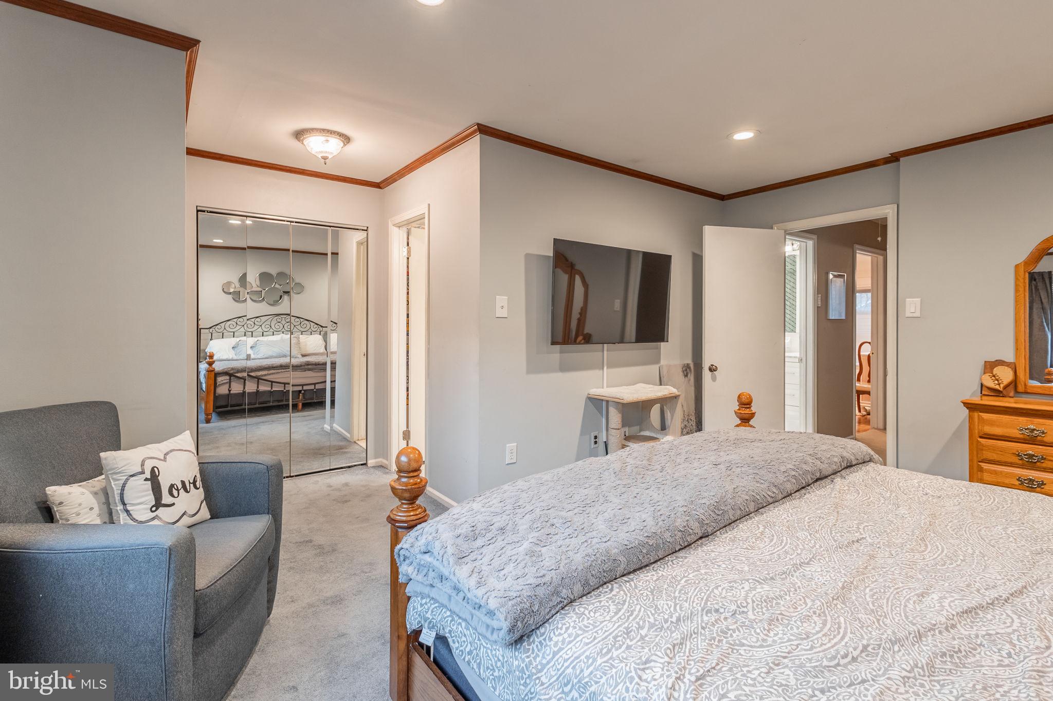 VILLAGE SHIRES - Residential