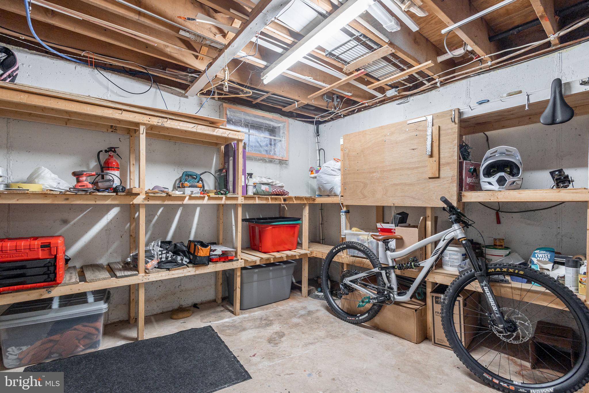 VILLAGE SHIRES - Residential