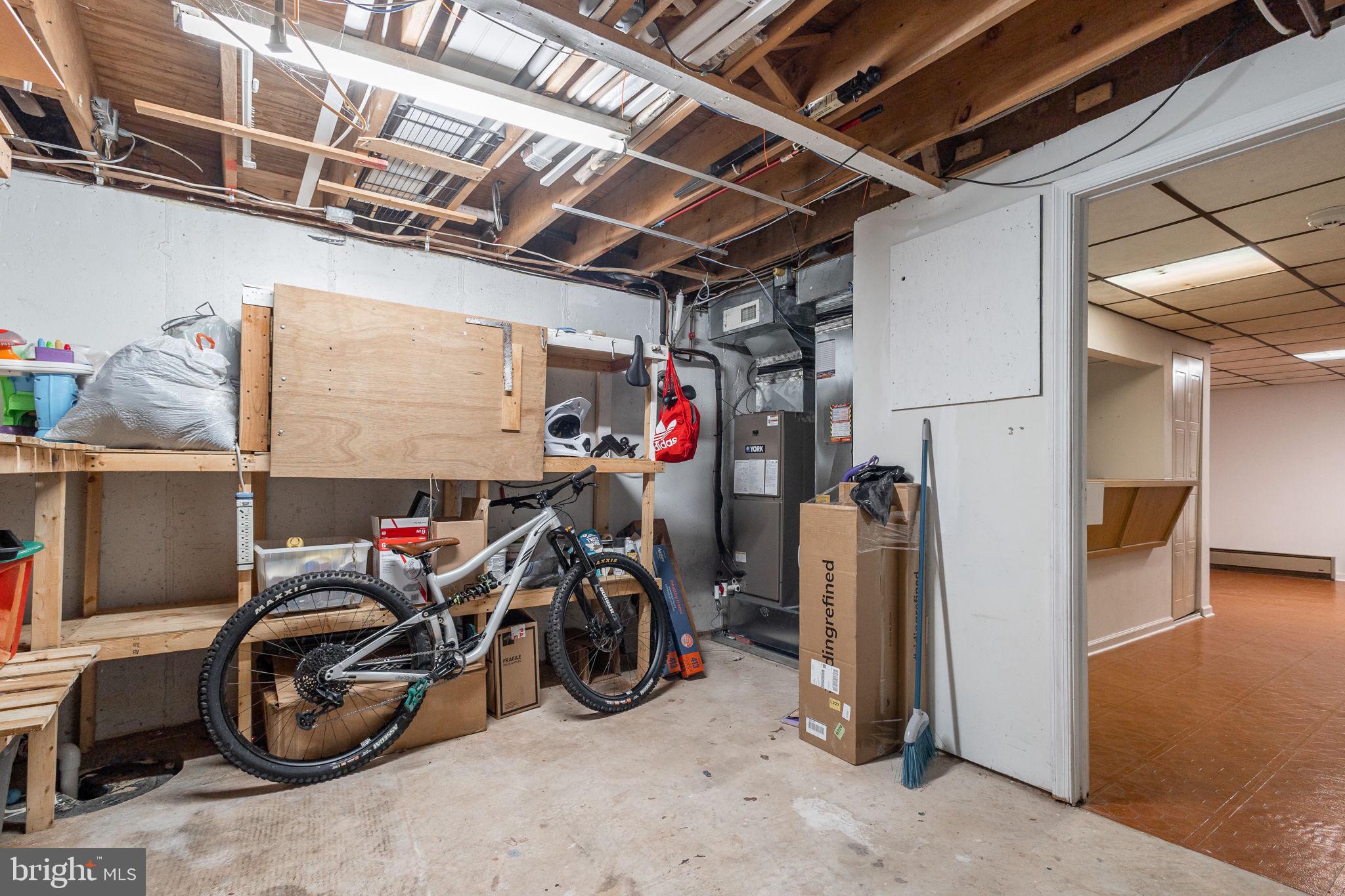 VILLAGE SHIRES - Residential