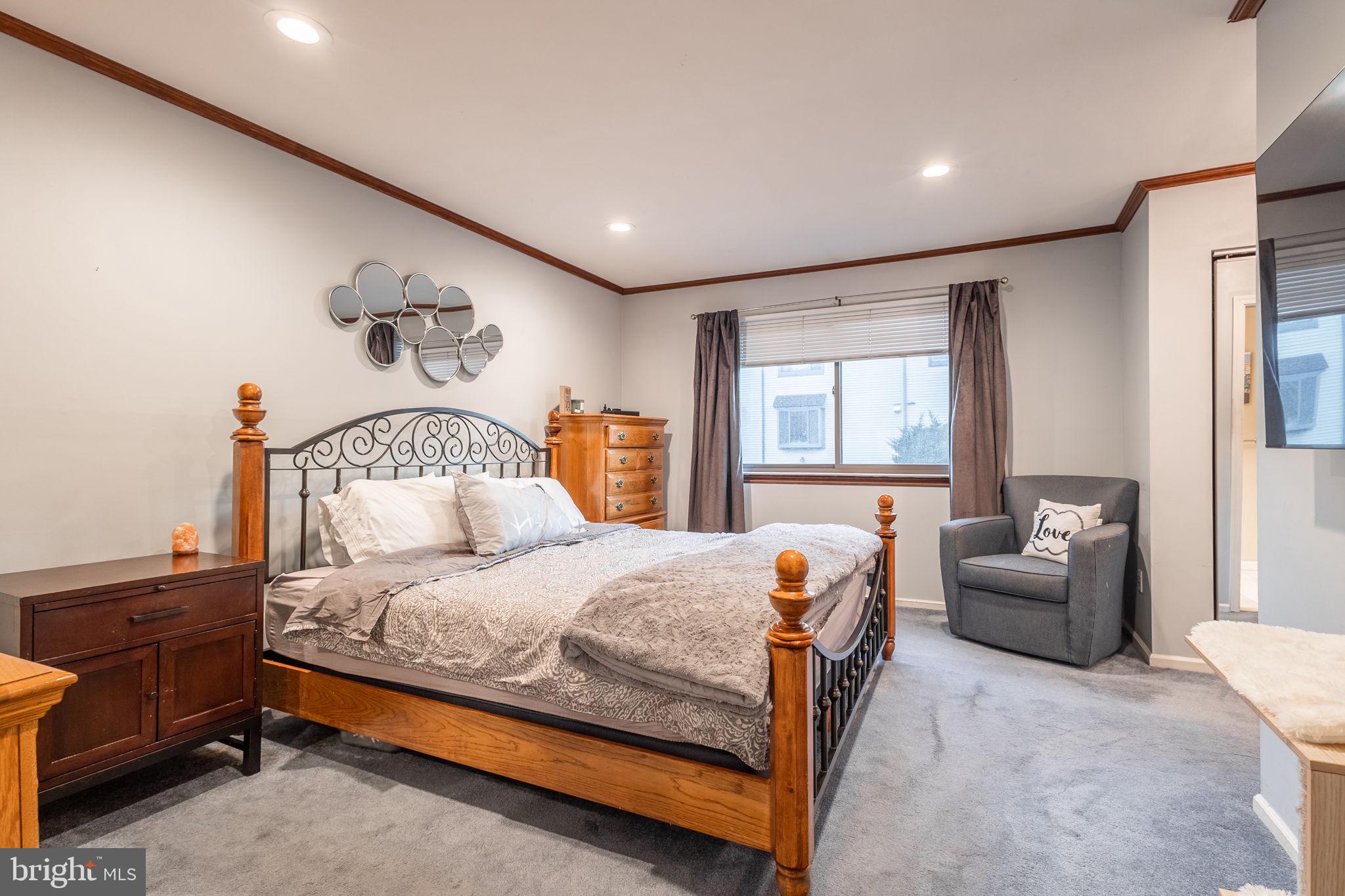 VILLAGE SHIRES - Residential