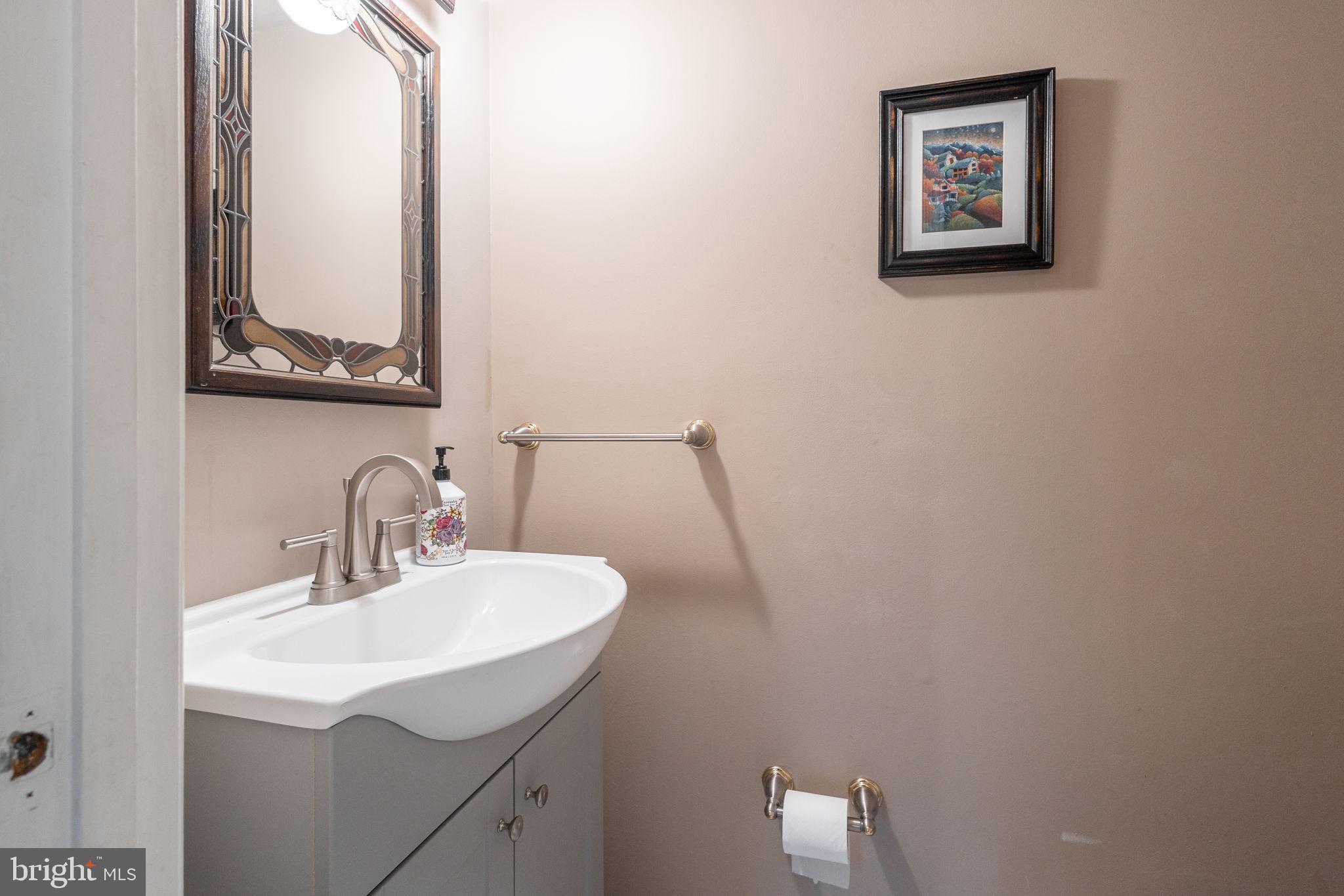 VILLAGE SHIRES - Residential